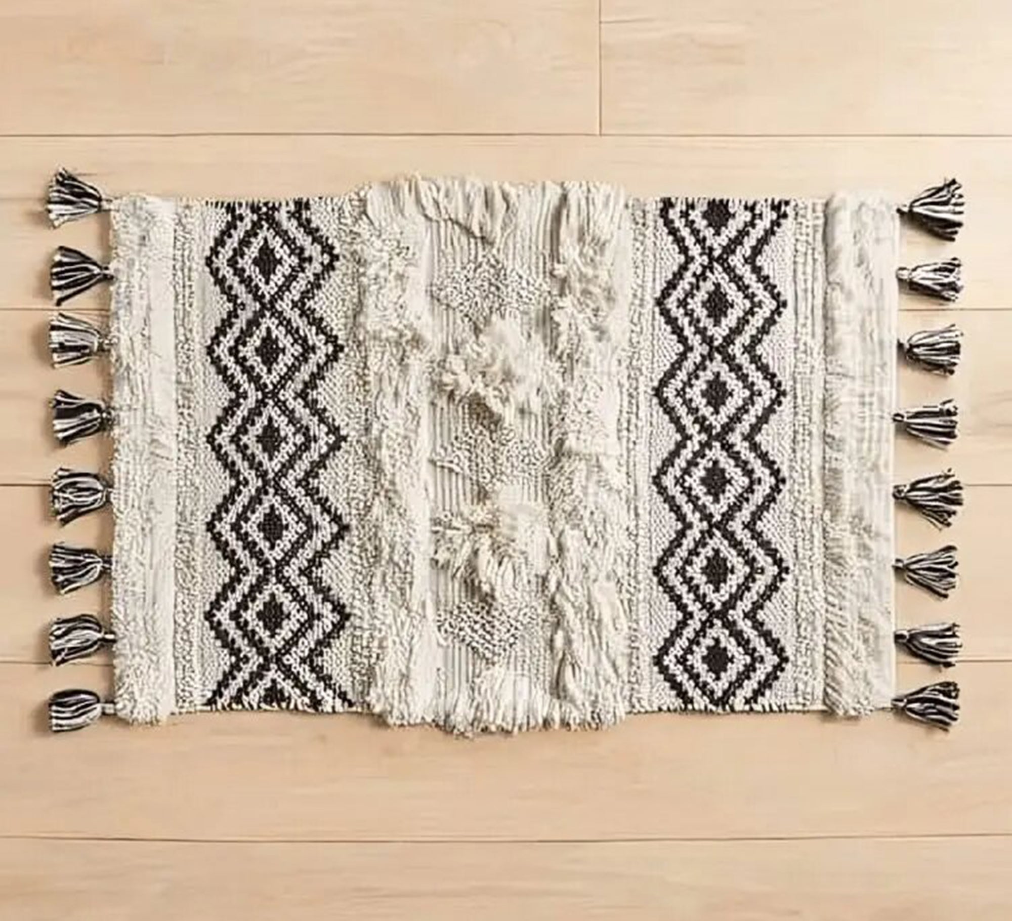 A floor rug for all decorating styles - Vitrine Furniture - Accessories