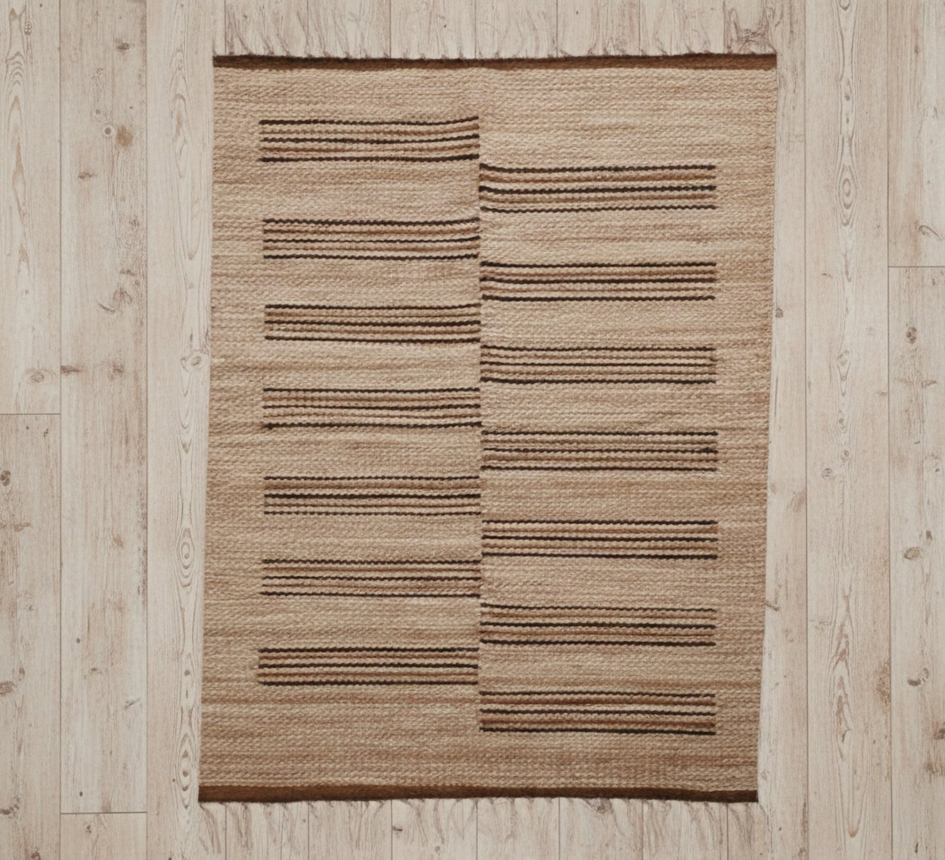 A high - quality rug - Vitrine Furniture - Accessories