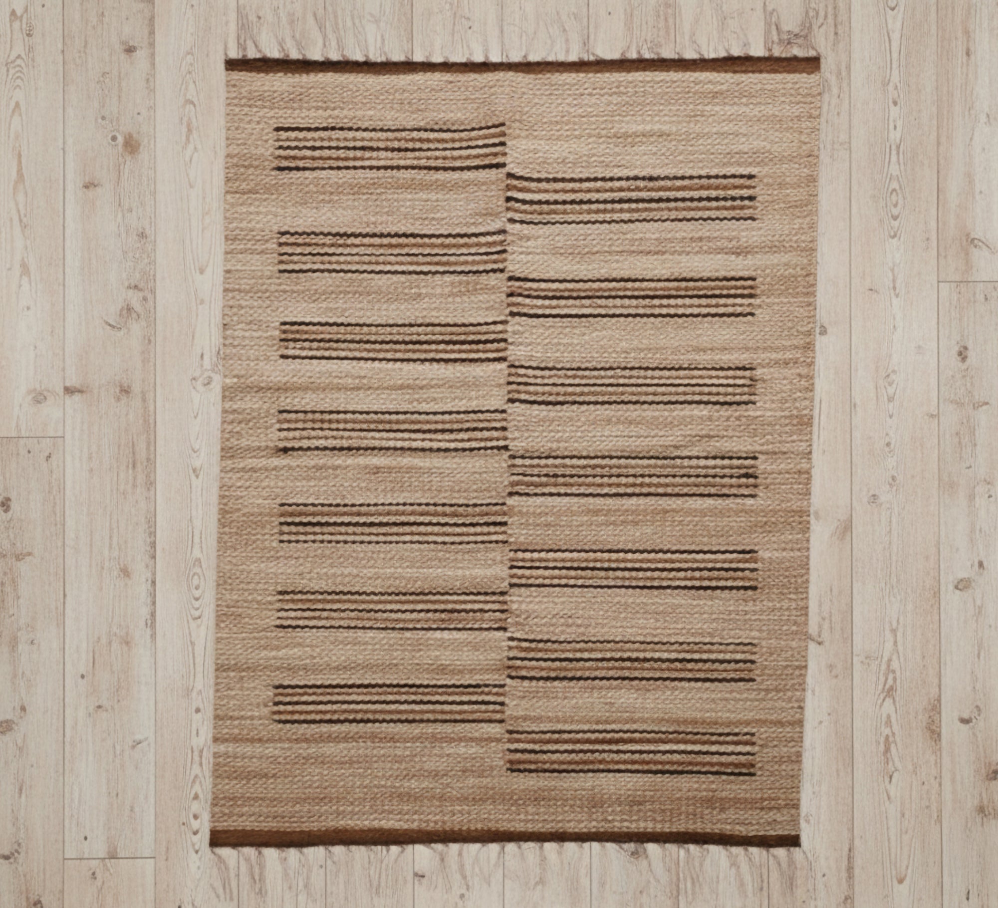 A high - quality rug - Vitrine Furniture - Accessories