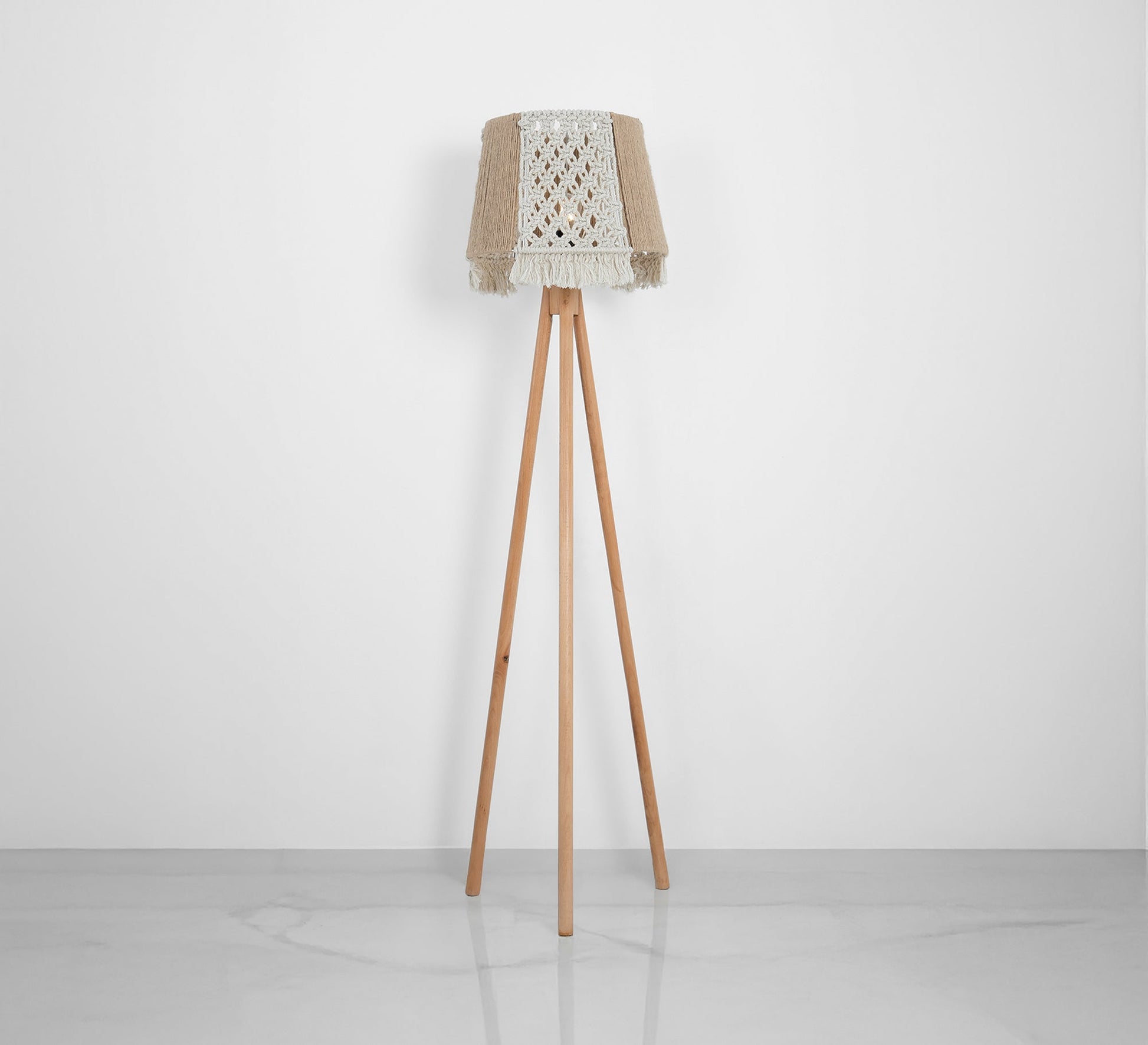 A lampshade for a home brimming with warmth - Vitrine Furniture - Floor lamps