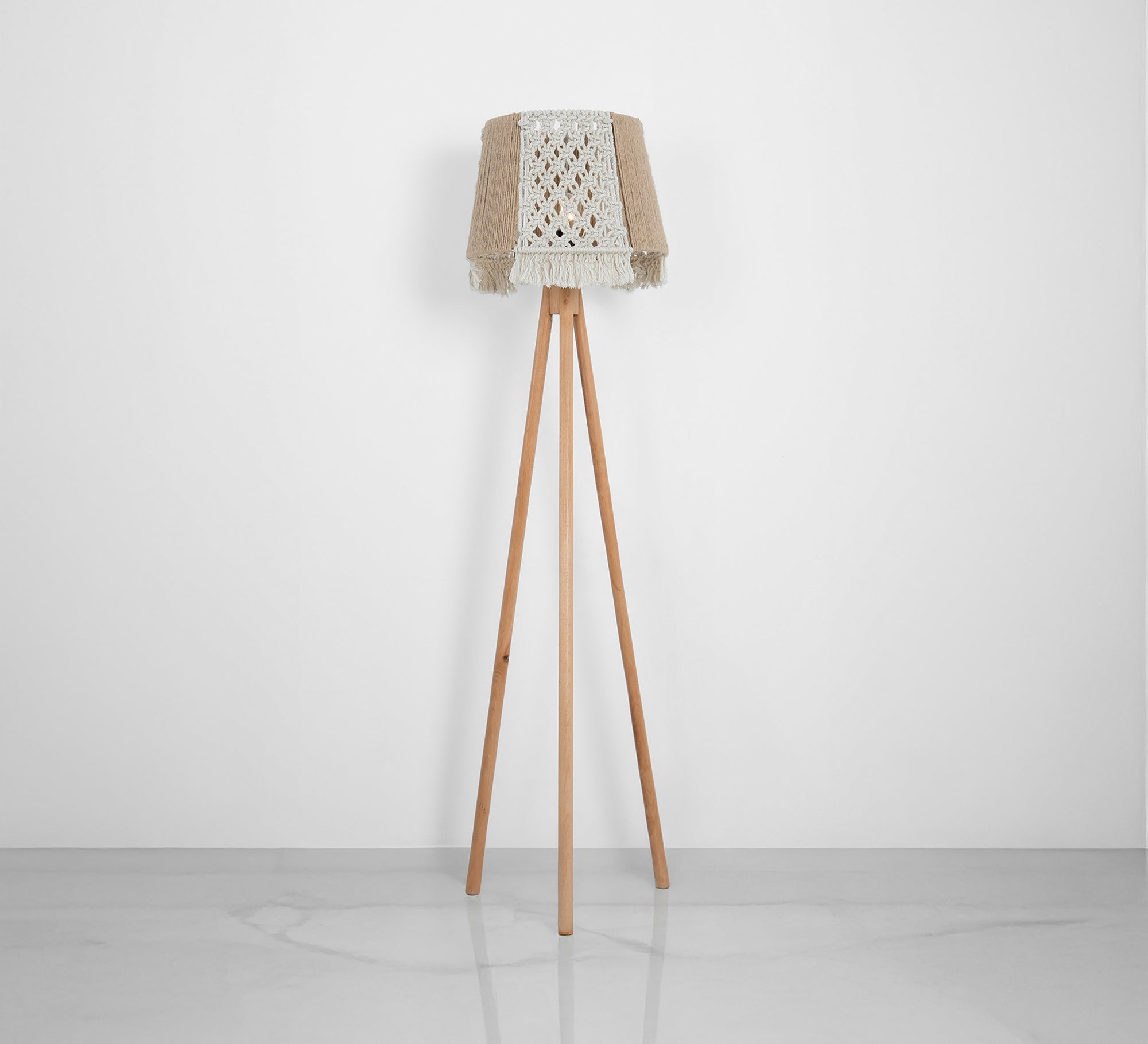 A lampshade for a home brimming with warmth - Vitrine Furniture - Floor lamps