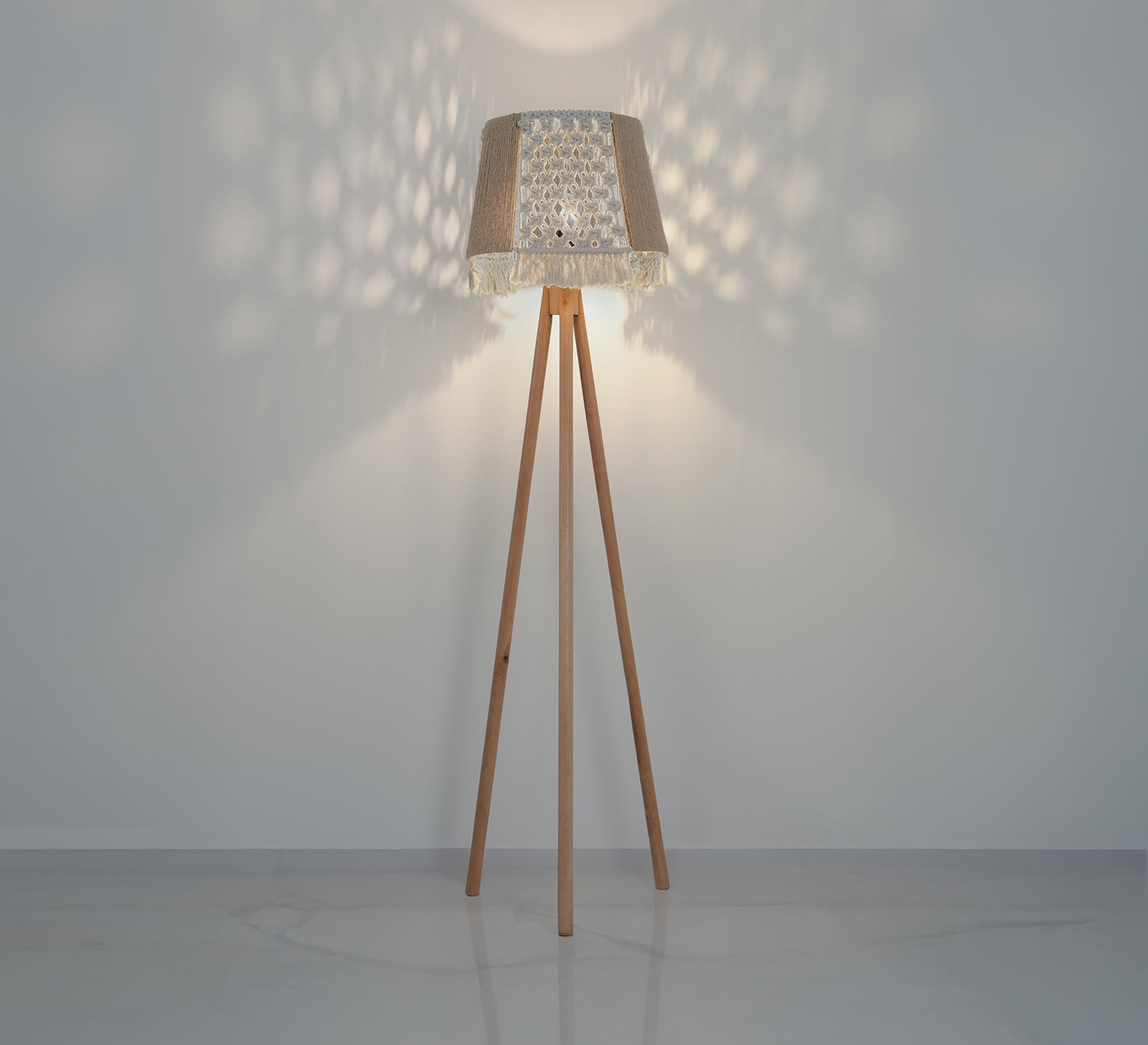 A lampshade for a home brimming with warmth - Vitrine Furniture - Floor lamps