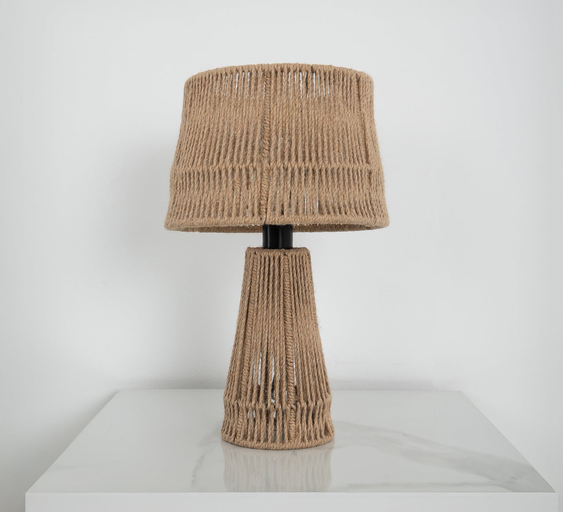A lampshade for a relaxing coastal atmosphere - Vitrine Furniture - Table lamps