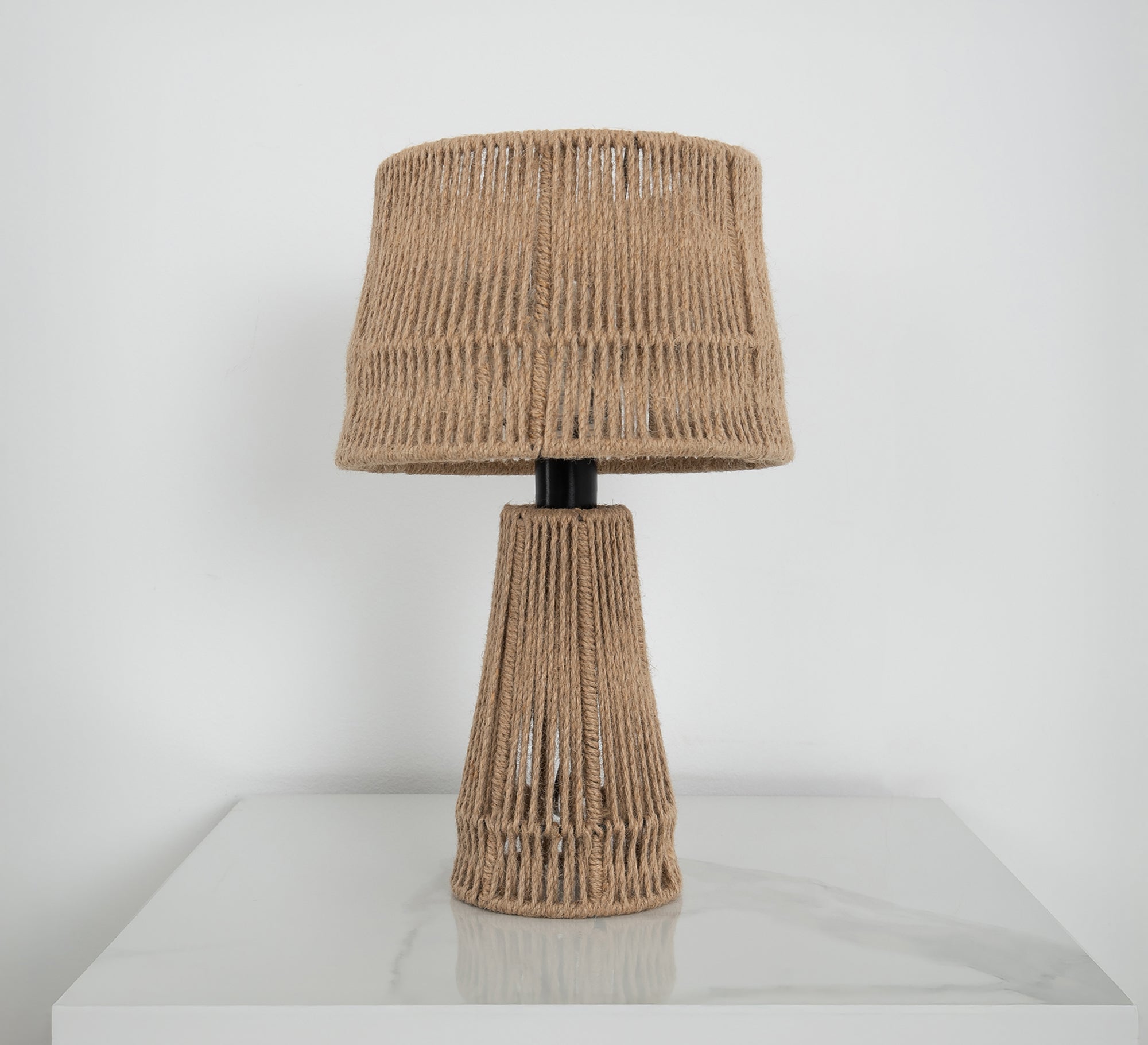 A lampshade for a relaxing coastal atmosphere - Vitrine Furniture - Table lamps