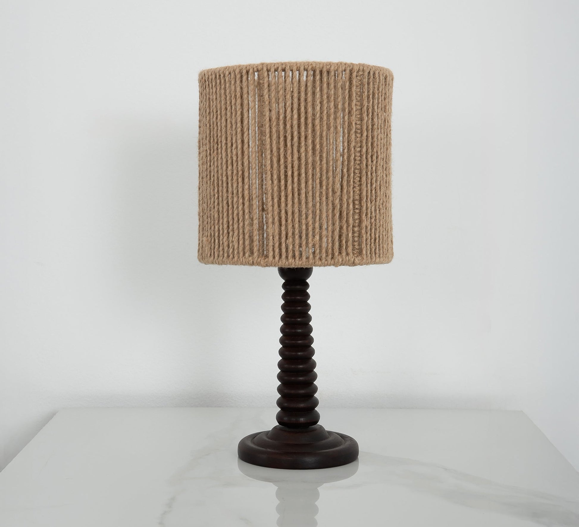 A lampshade that gives you a classic warmth - Vitrine Furniture - Table lamps