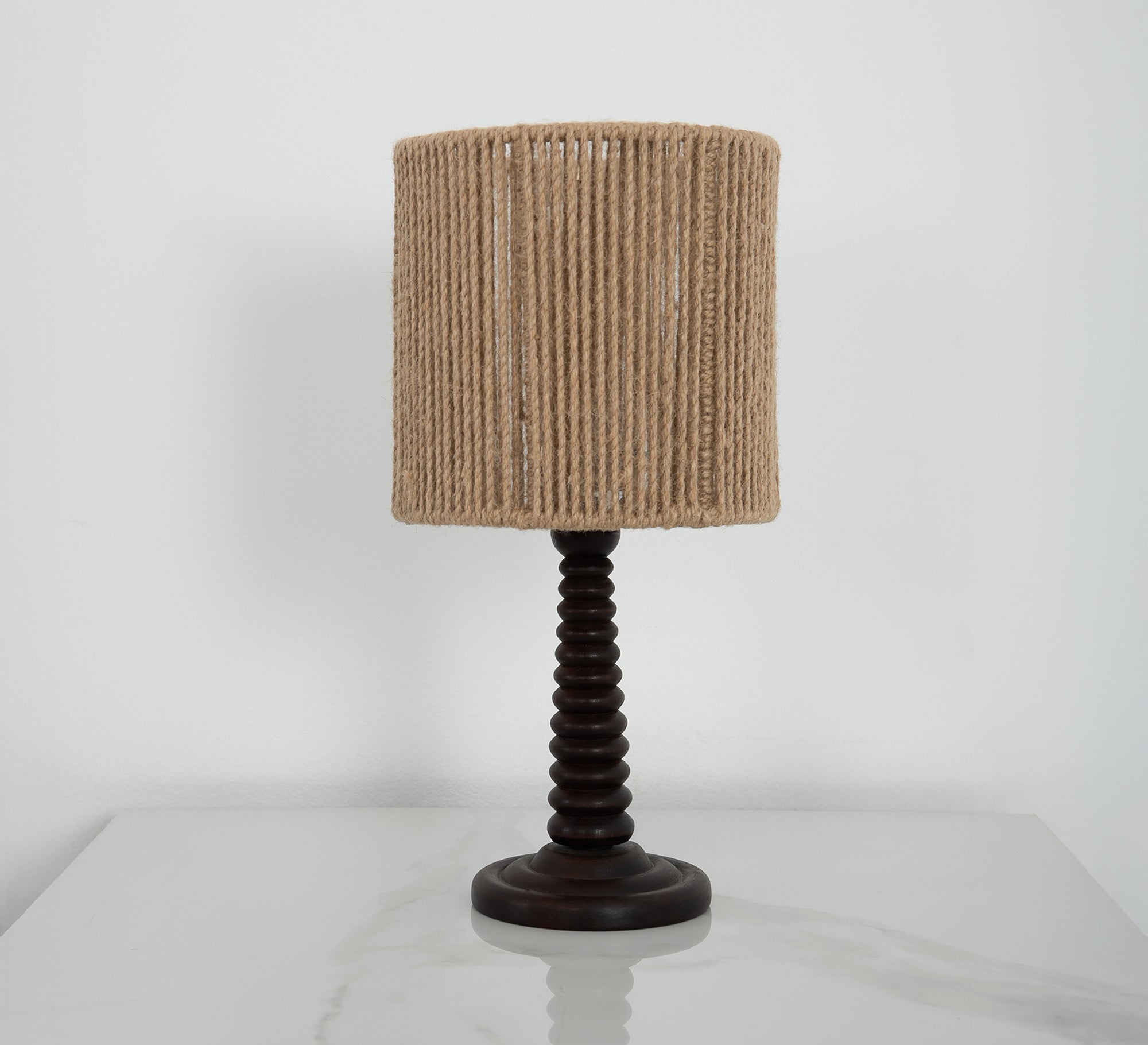 A lampshade that gives you a classic warmth - Vitrine Furniture - Table lamps