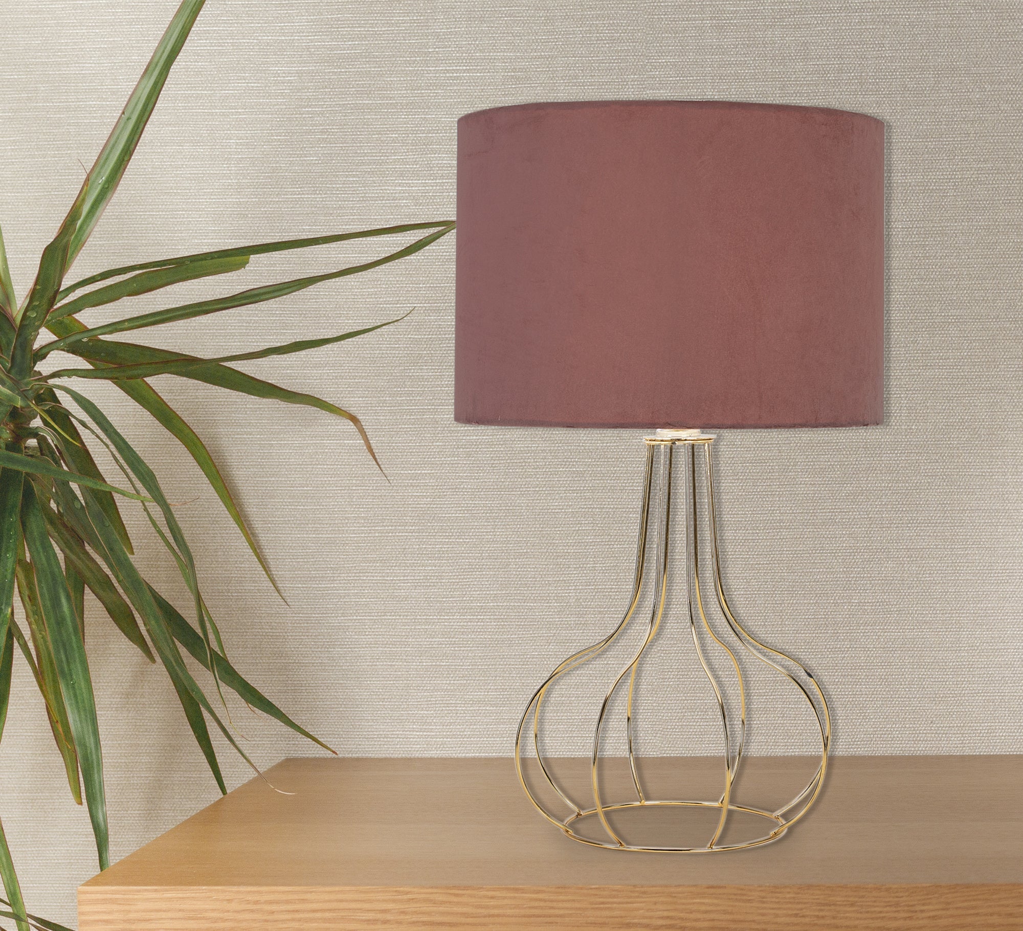 A lampshade with a cylindrical shabouh in pink - Vitrine Furniture - Lighting