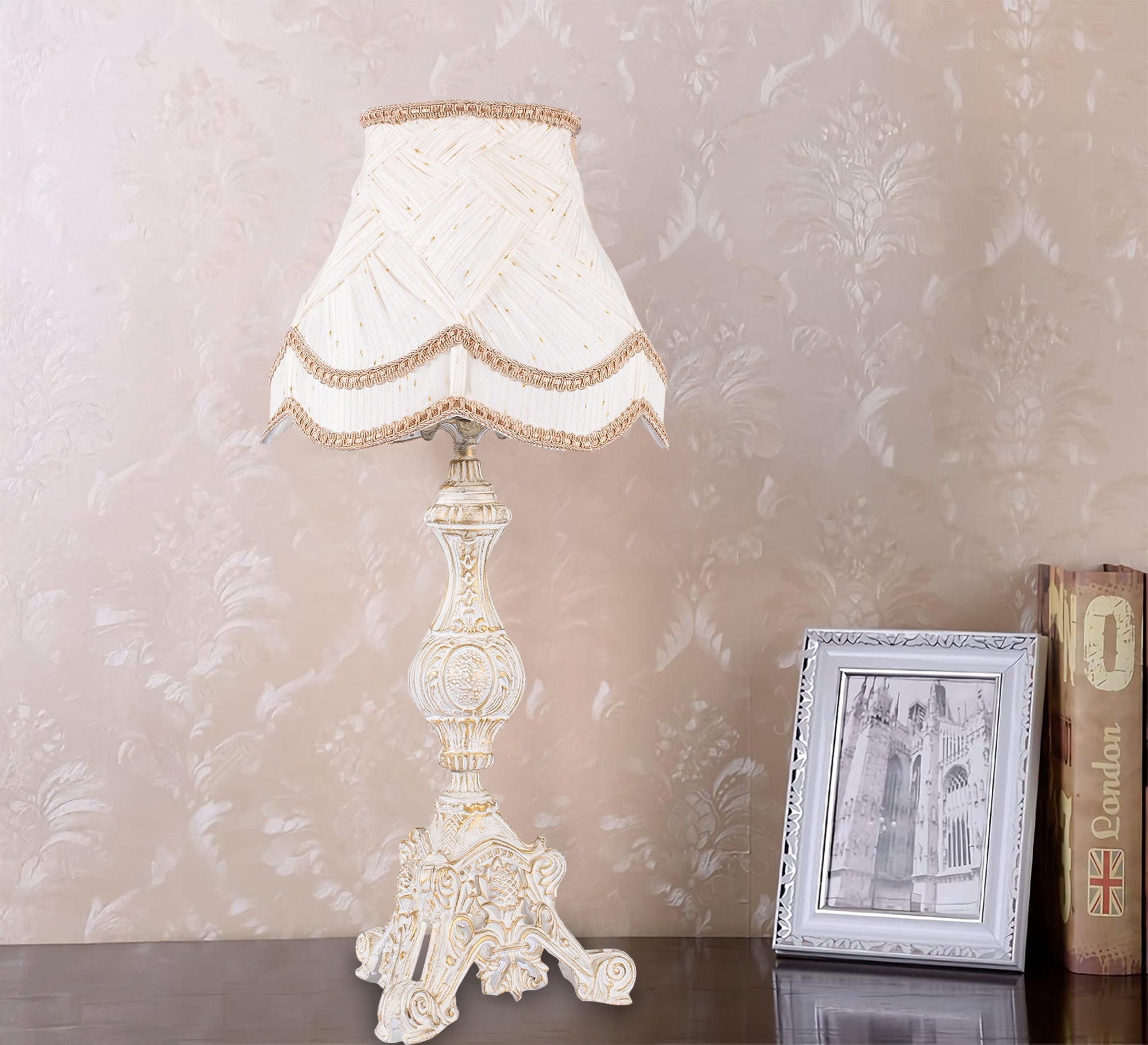 A light masterpiece that combines elegance and practicality. - Vitrine Furniture - Lighting