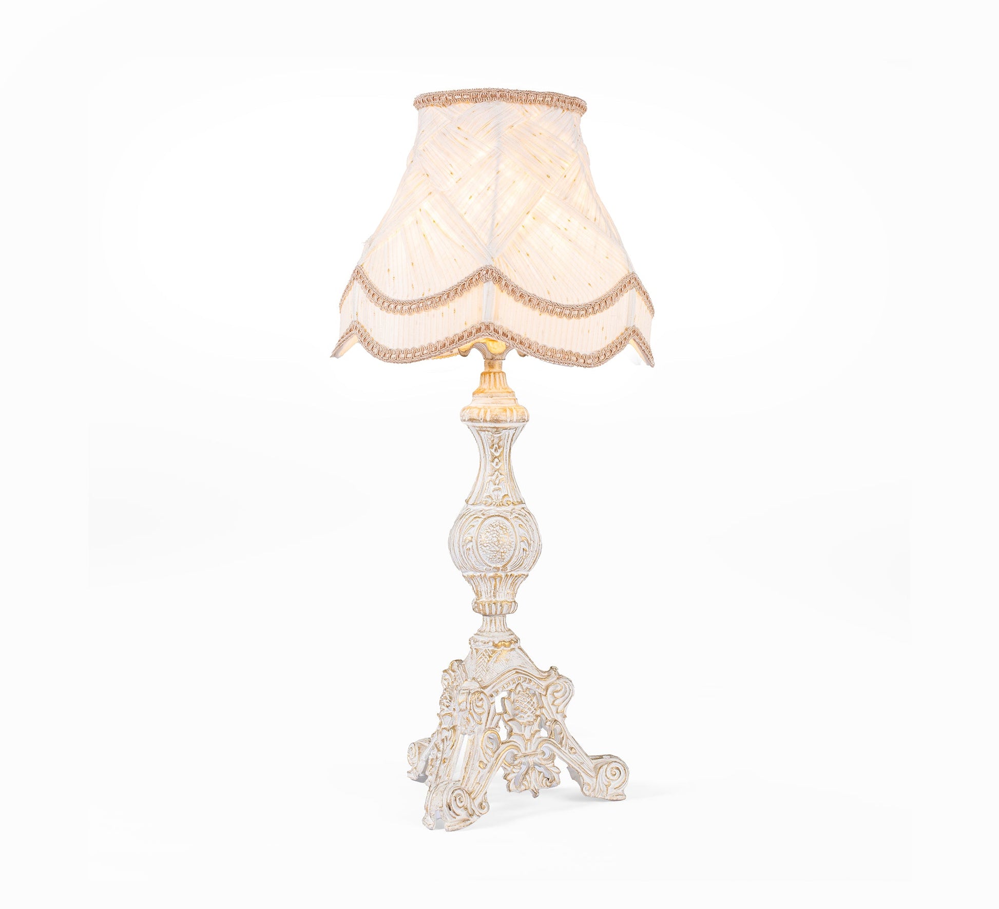 A light masterpiece that combines elegance and practicality. - Vitrine Furniture - Lighting