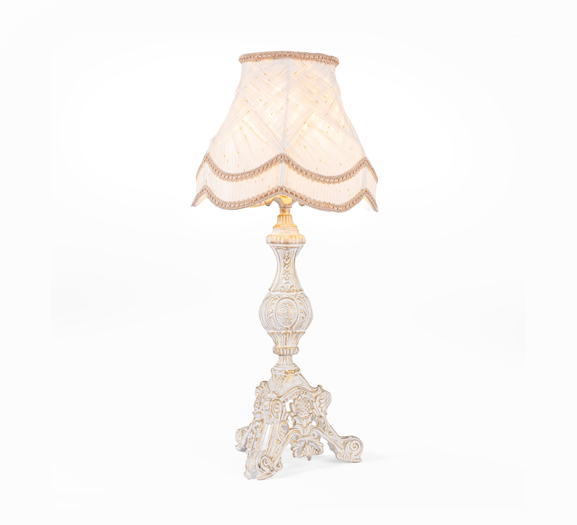 A light masterpiece that combines elegance and practicality. - Vitrine Furniture - Lighting