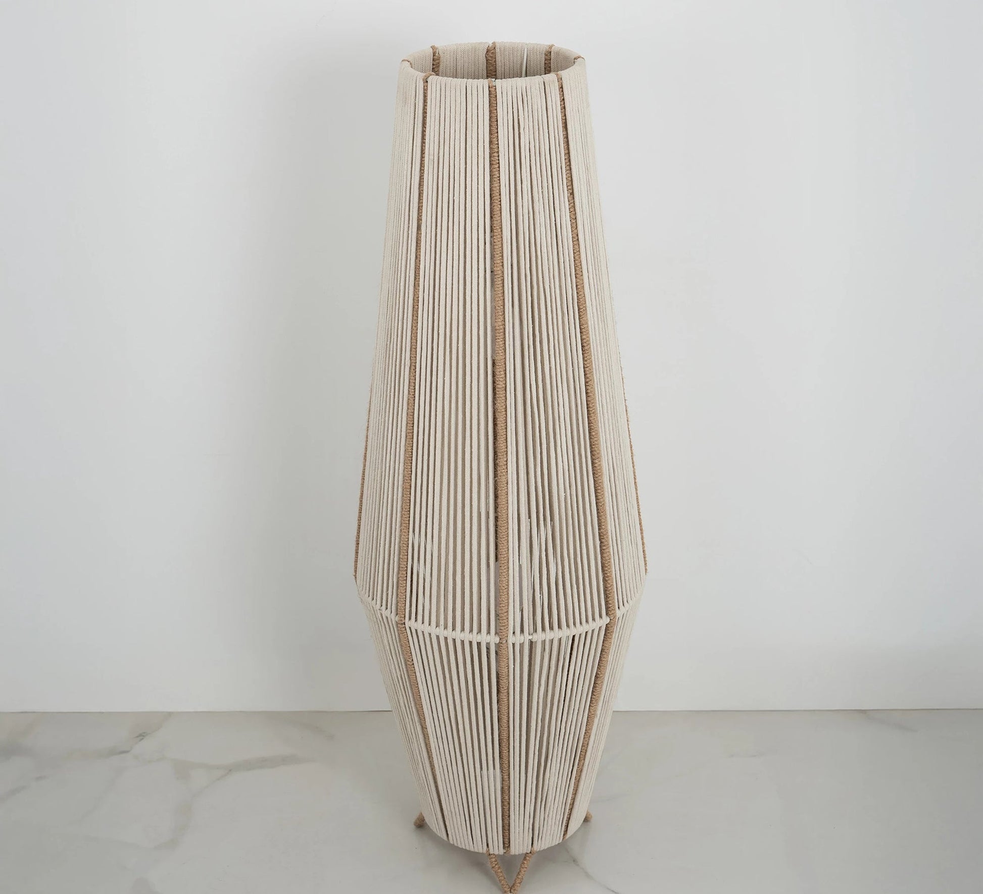 A macrame floor lamp for a warm, bohemian look - Vitrine Furniture - Floor lamps