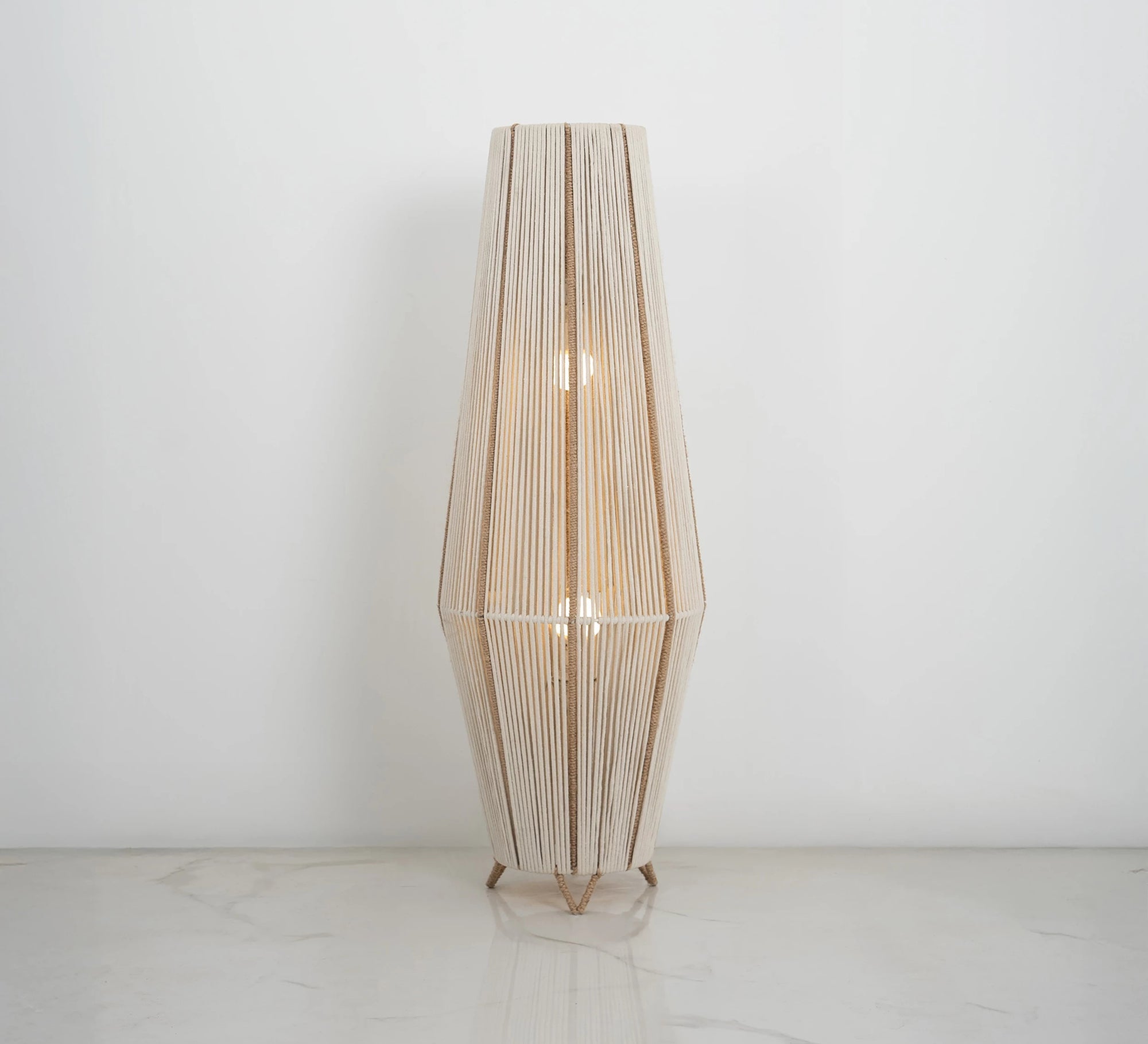 A macrame floor lamp for a warm, bohemian look - Vitrine Furniture - Floor lamps