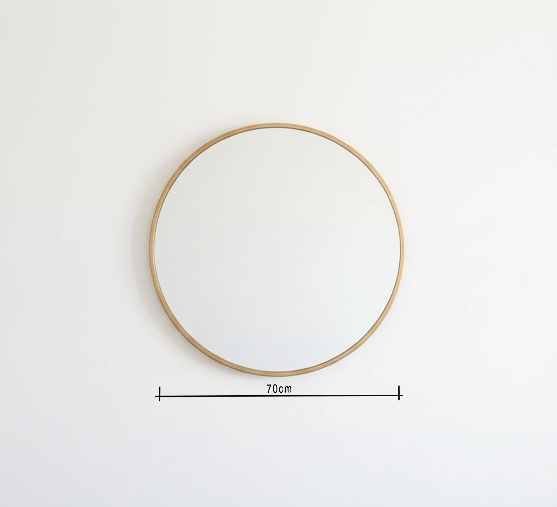 A mirror that gives your space a sense of spaciousness - Vitrine Furniture - Accessories
