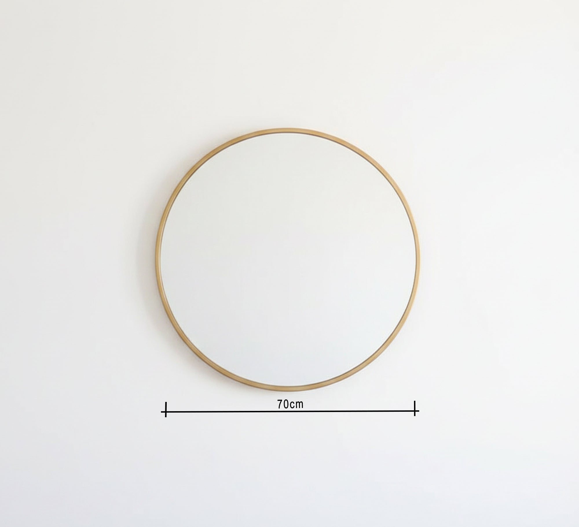 A mirror that gives your space a sense of spaciousness - Vitrine Furniture - Accessories