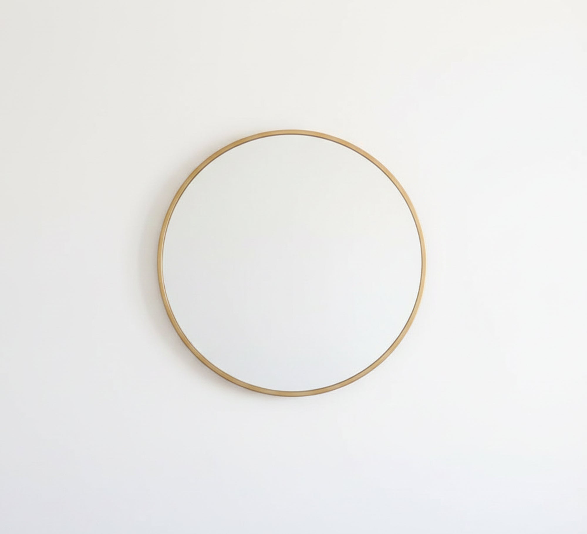 A mirror that gives your space a sense of spaciousness - Vitrine Furniture - Accessories
