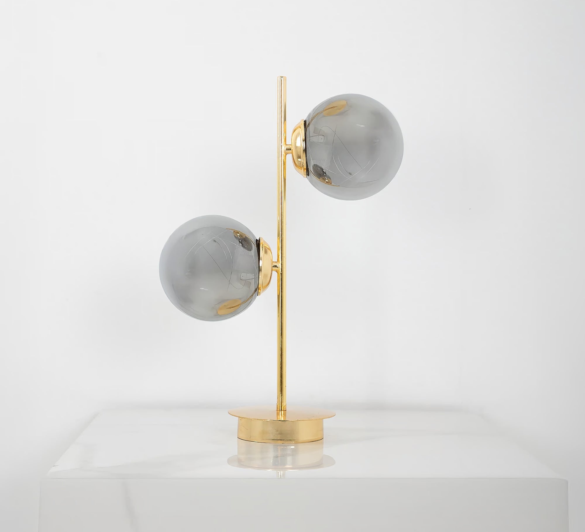 A modern lampshade with an artistic design - Vitrine Furniture - Table lamps
