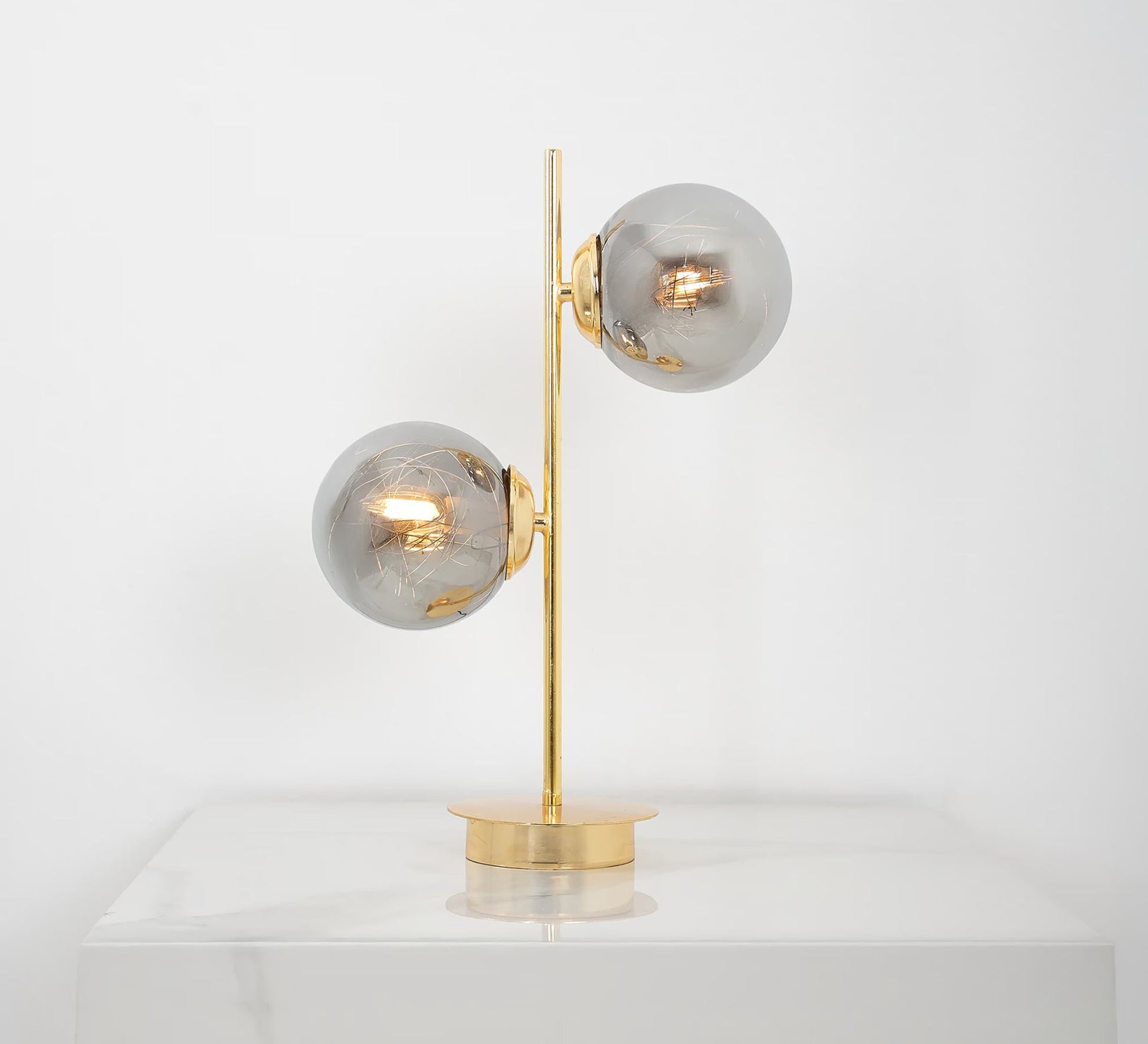 A modern lampshade with an artistic design - Vitrine Furniture - Table lamps