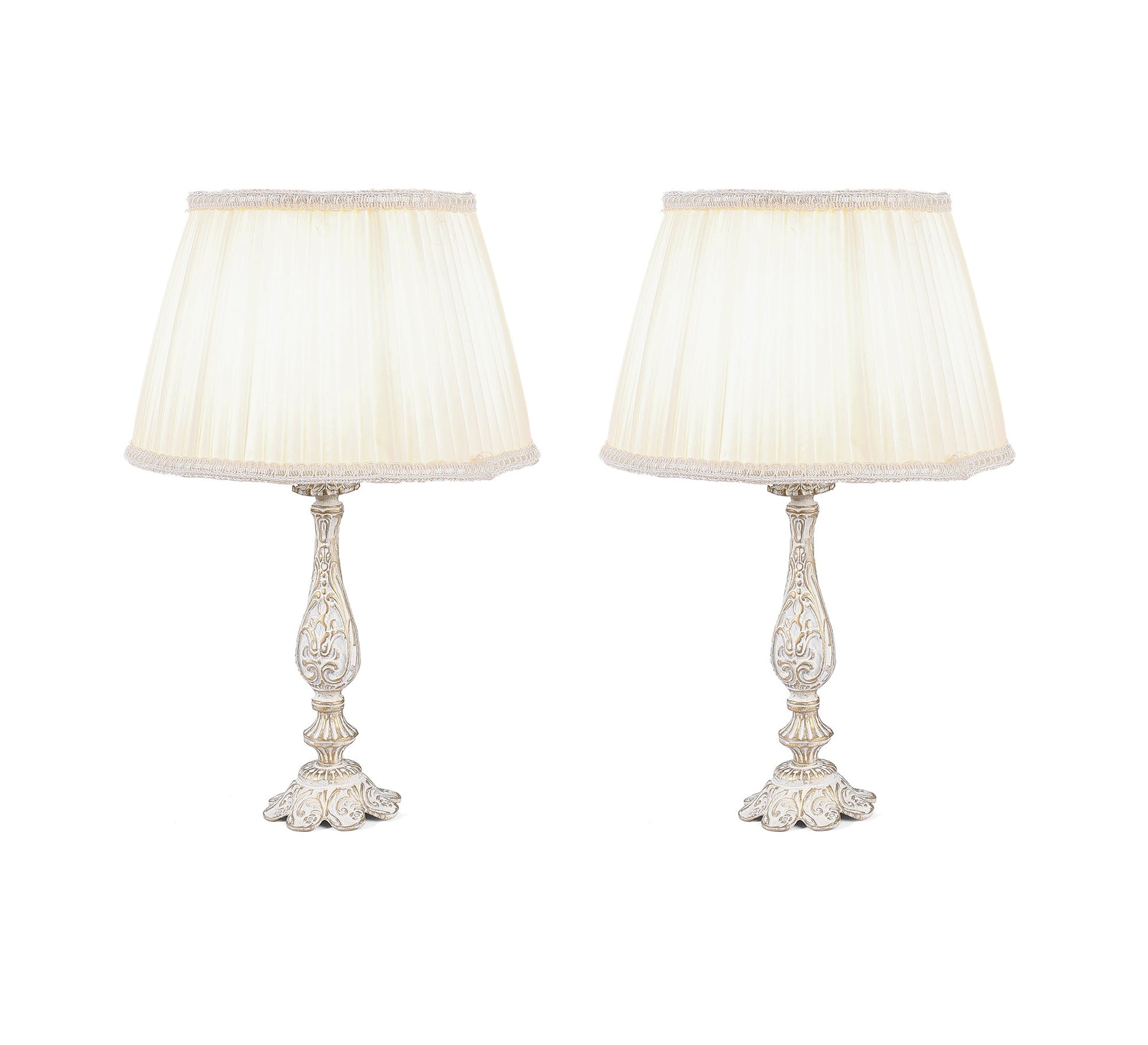 A pair of antique lamps with a luxurious decor - Vitrine Furniture - Lighting