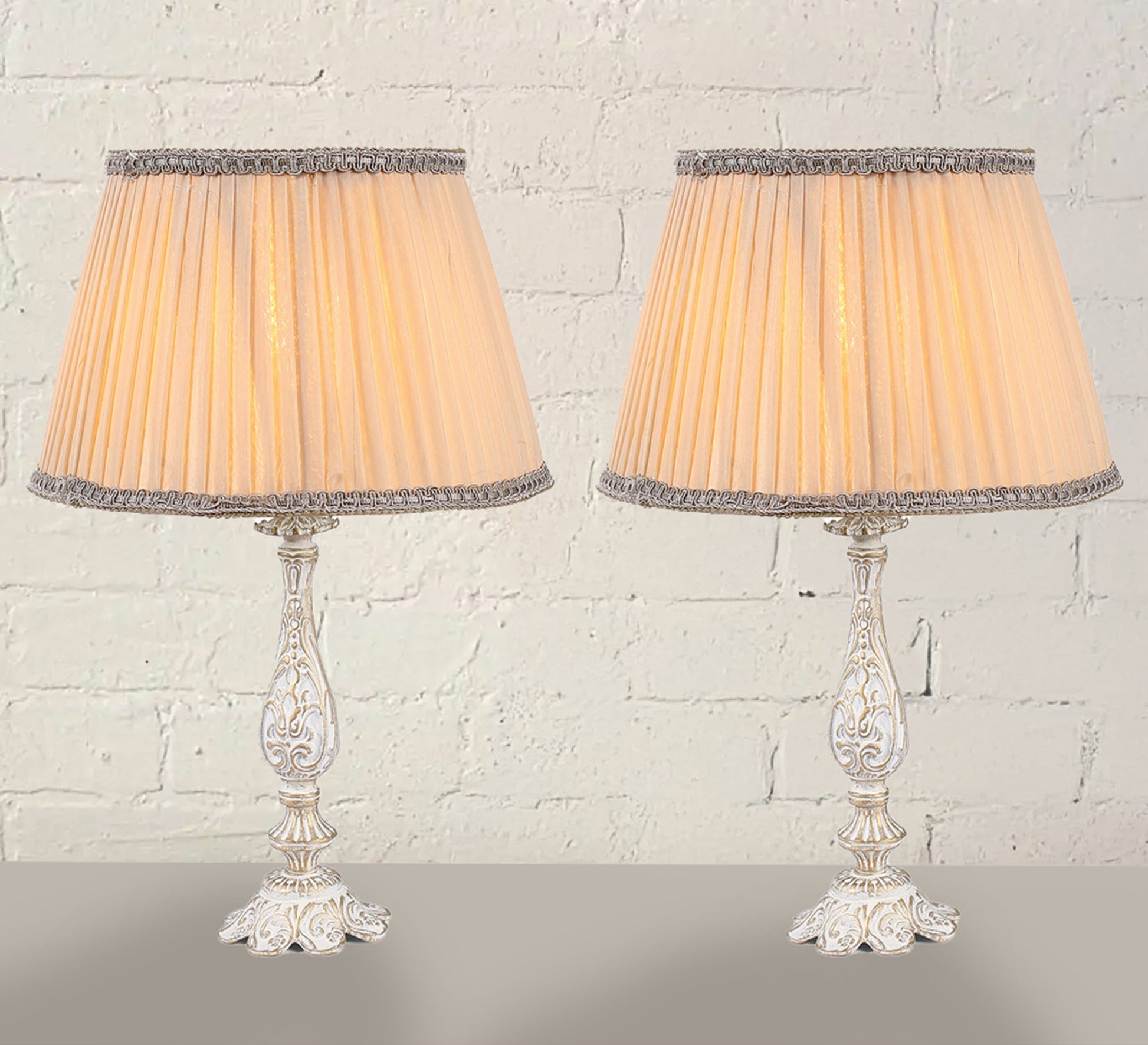 A pair of classic luxury lamps - Vitrine Furniture - Lighting