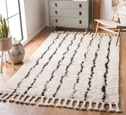 A parallel vertical striped rug - Vitrine Furniture - Accessories