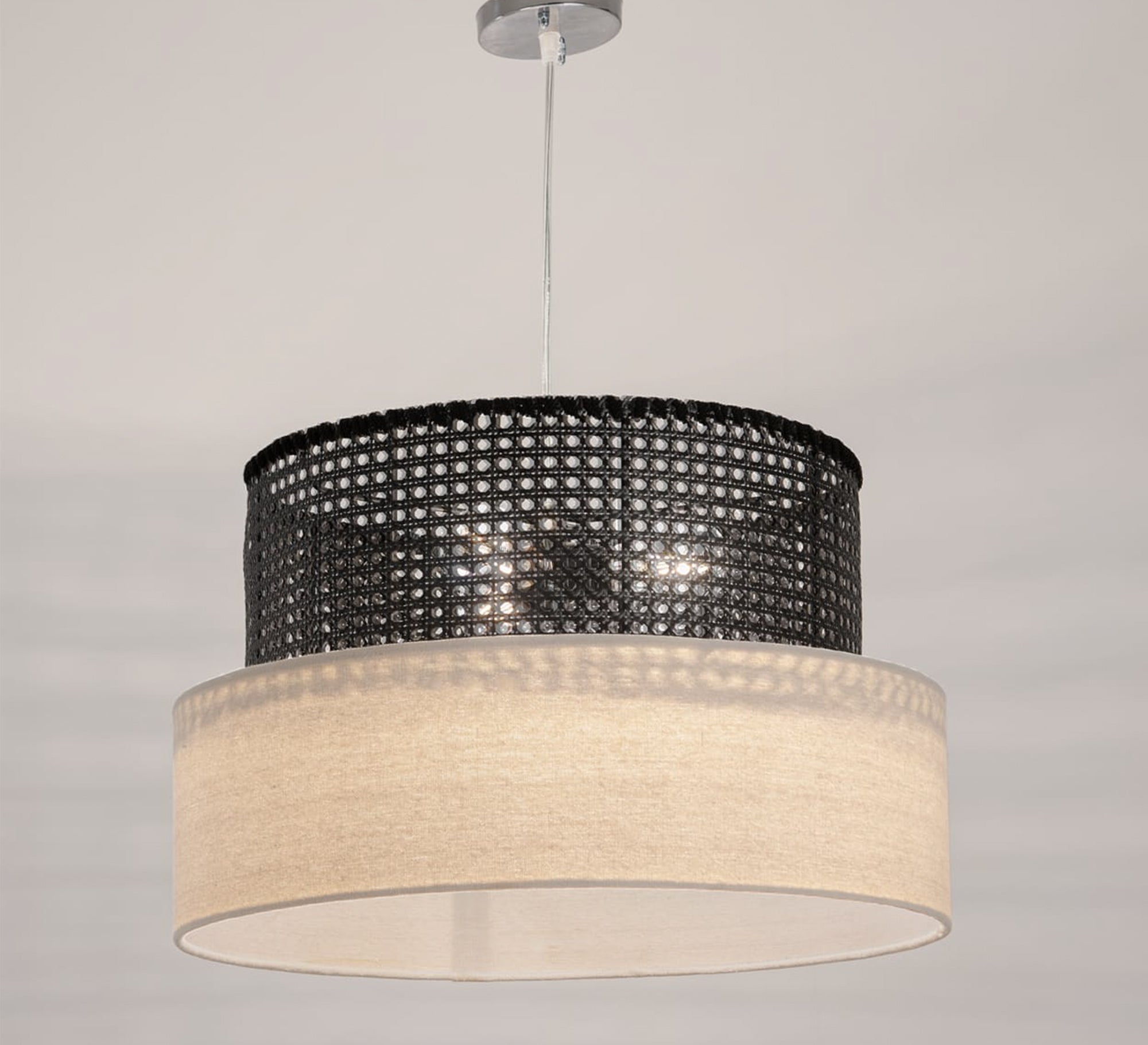 A pendant ceiling lamp with a modern design. - Vitrine Furniture - Lighting