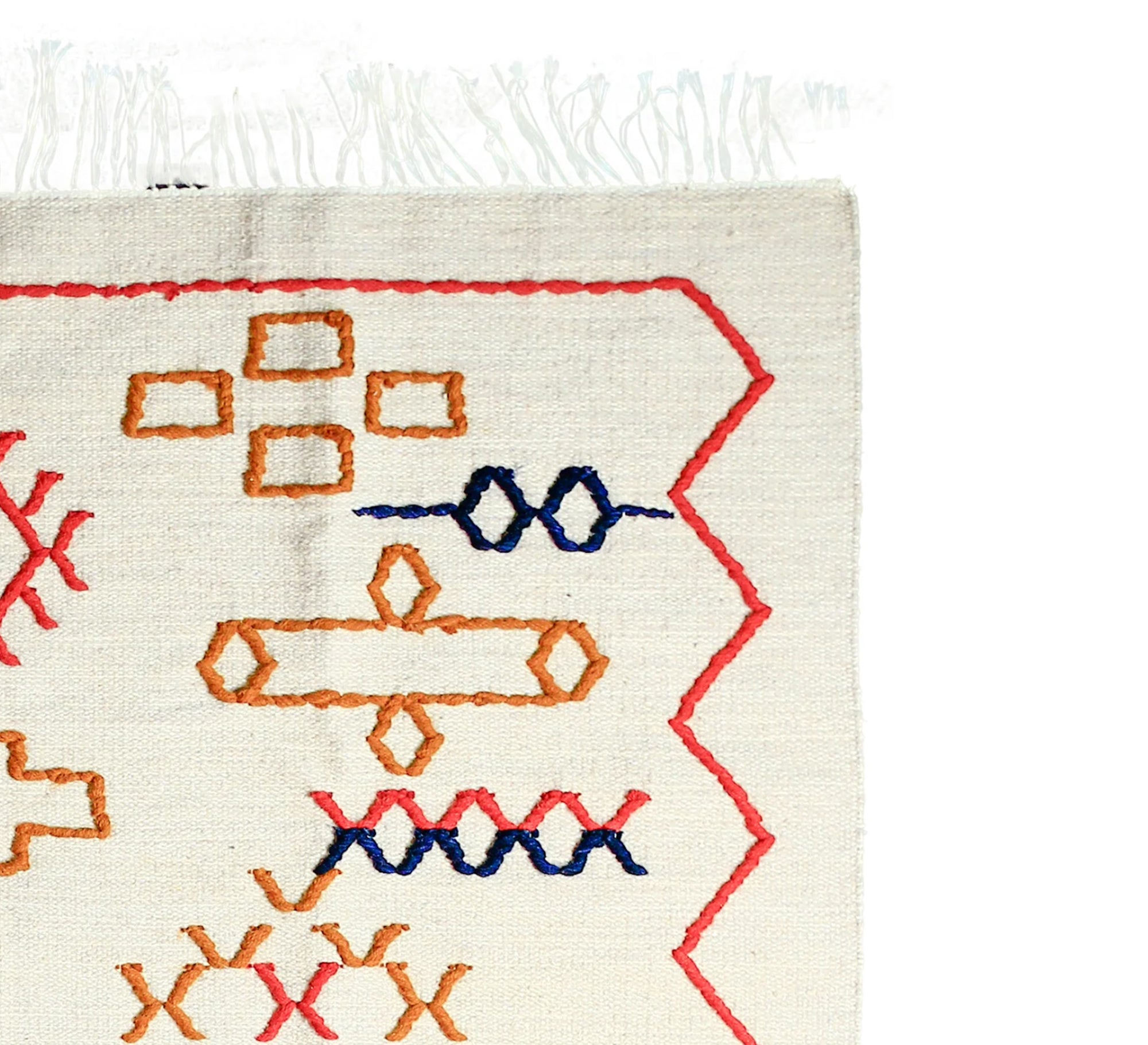 A playful, geometric white rug with a distinctive bohemian texture - Vitrine Furniture - Accessories