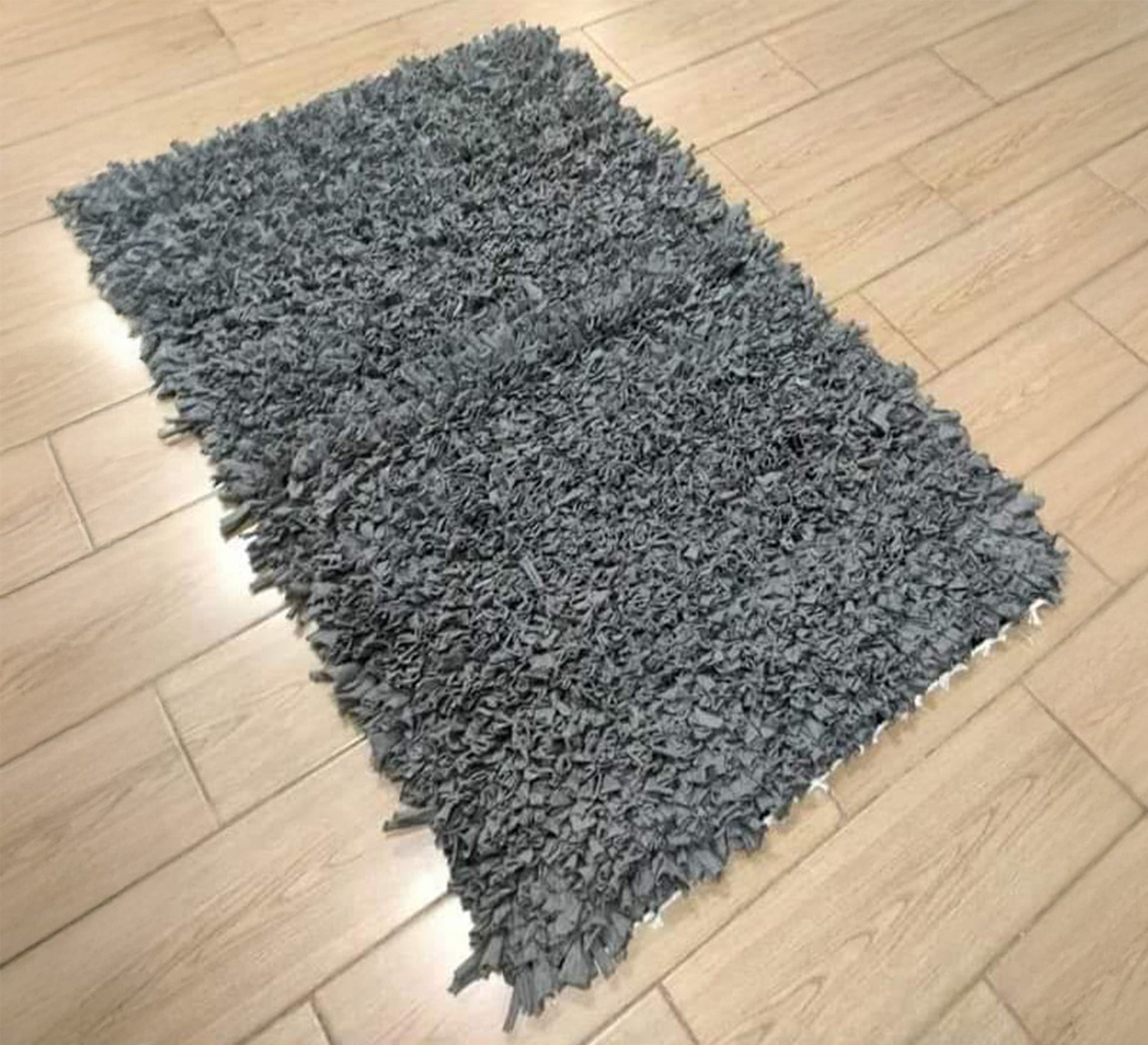 A plush pile rug in gray. - Vitrine Furniture - Accessories