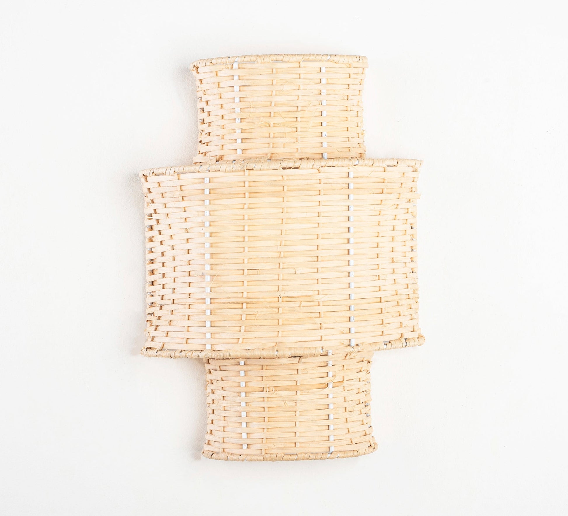 A rectangular wall lamp with a central section extending to the sides. - Vitrine Furniture - Lighting