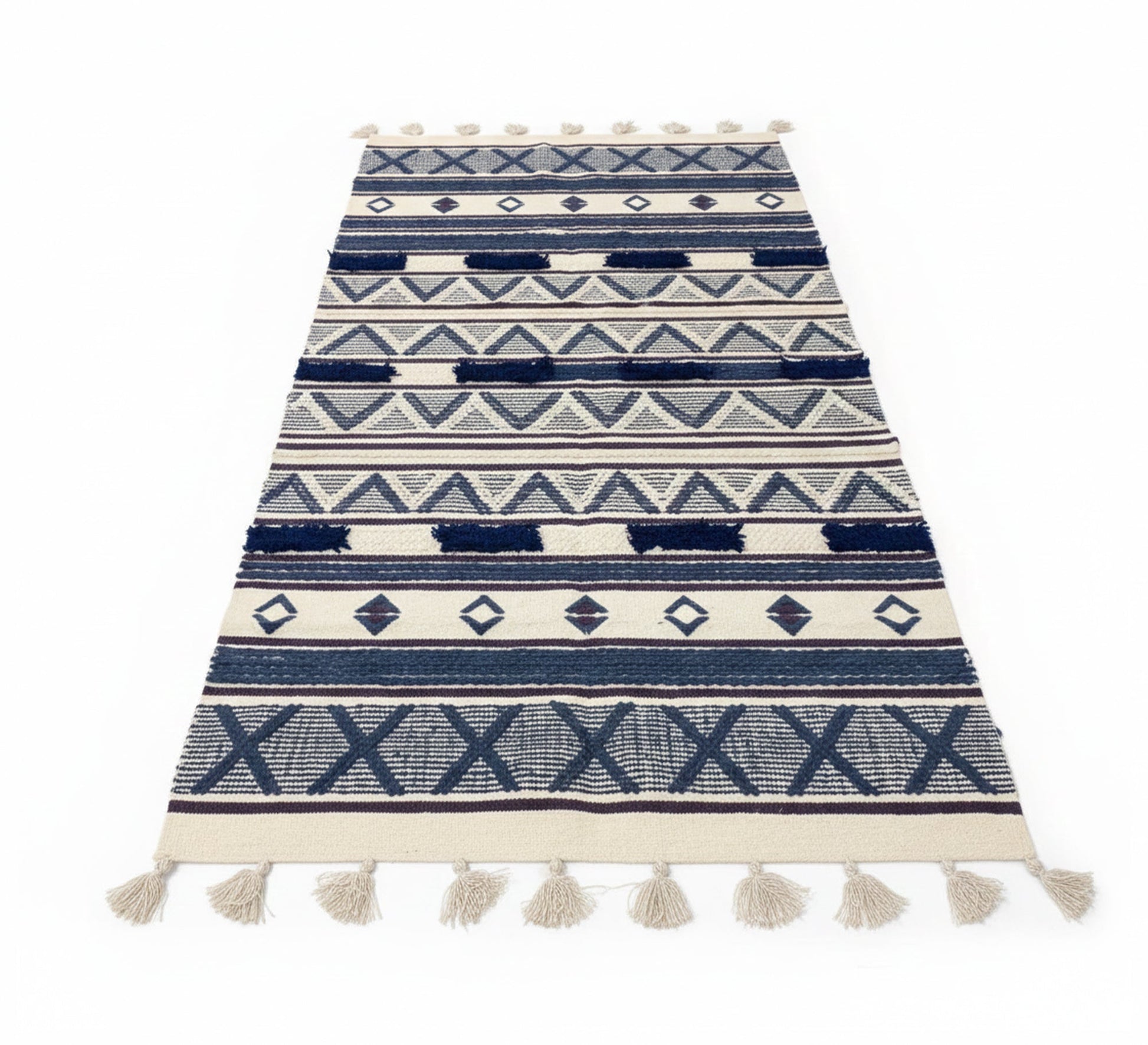 A rug embroidered with geometric patterns of life - Vitrine Furniture - Accessories