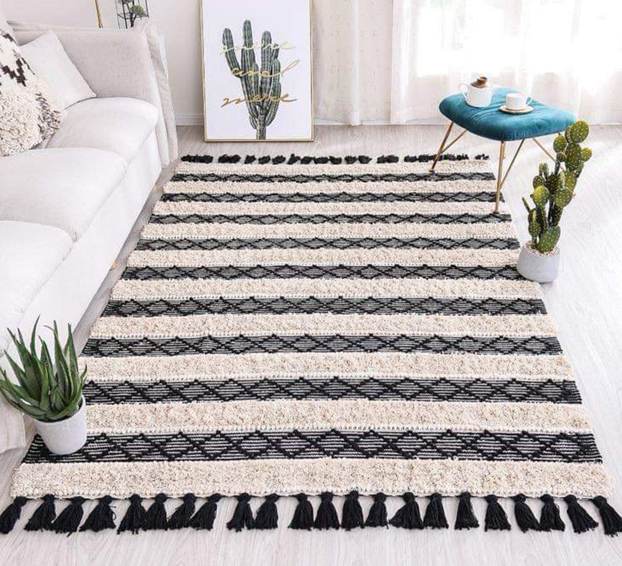 A rug in contrasting and vibrant colors - Vitrine Furniture - Accessories