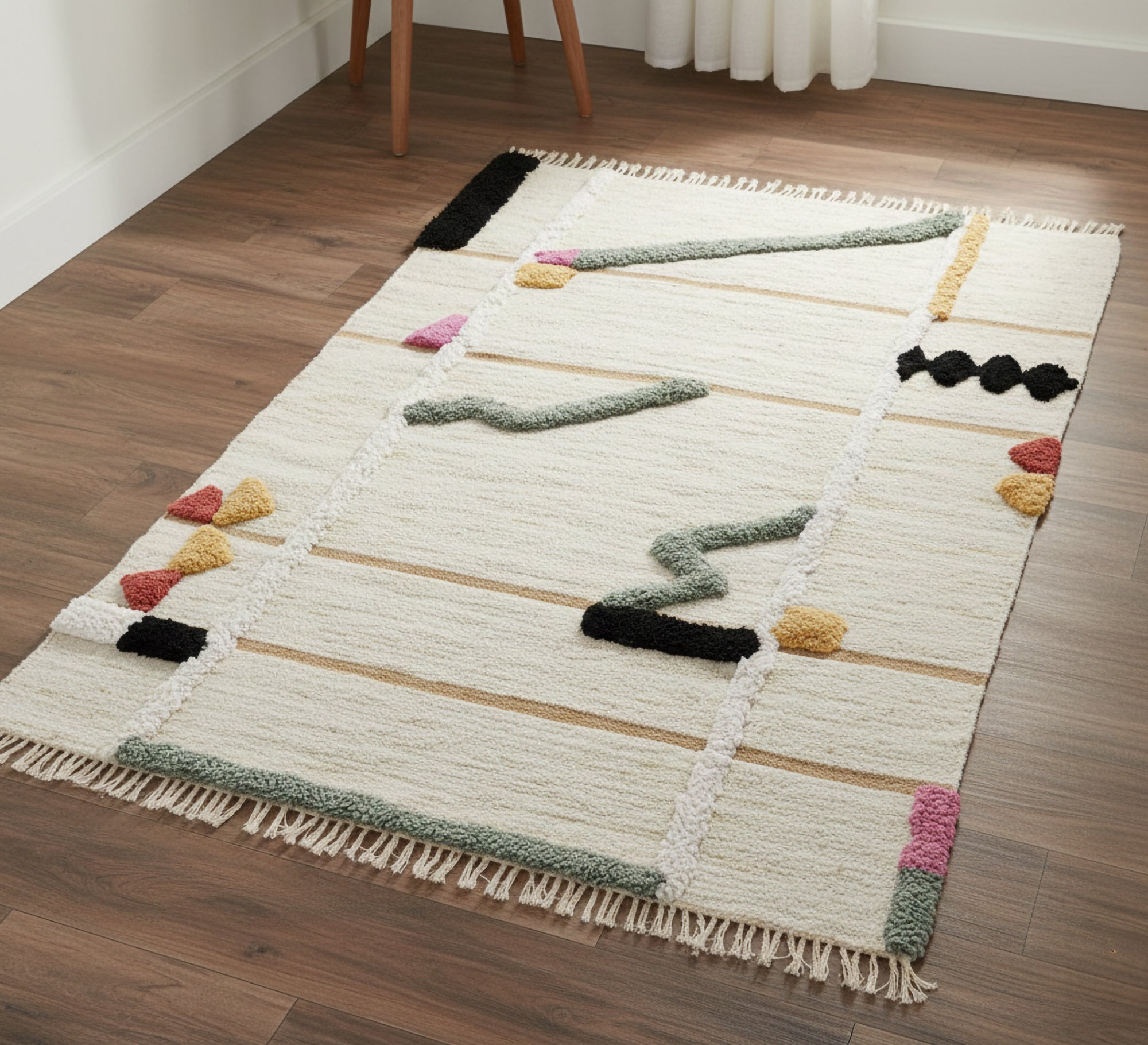 A rug in vibrant colors - Vitrine Furniture - Accessories