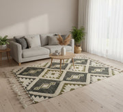 A rug with a vibrant pattern - Vitrine Furniture - Accessories