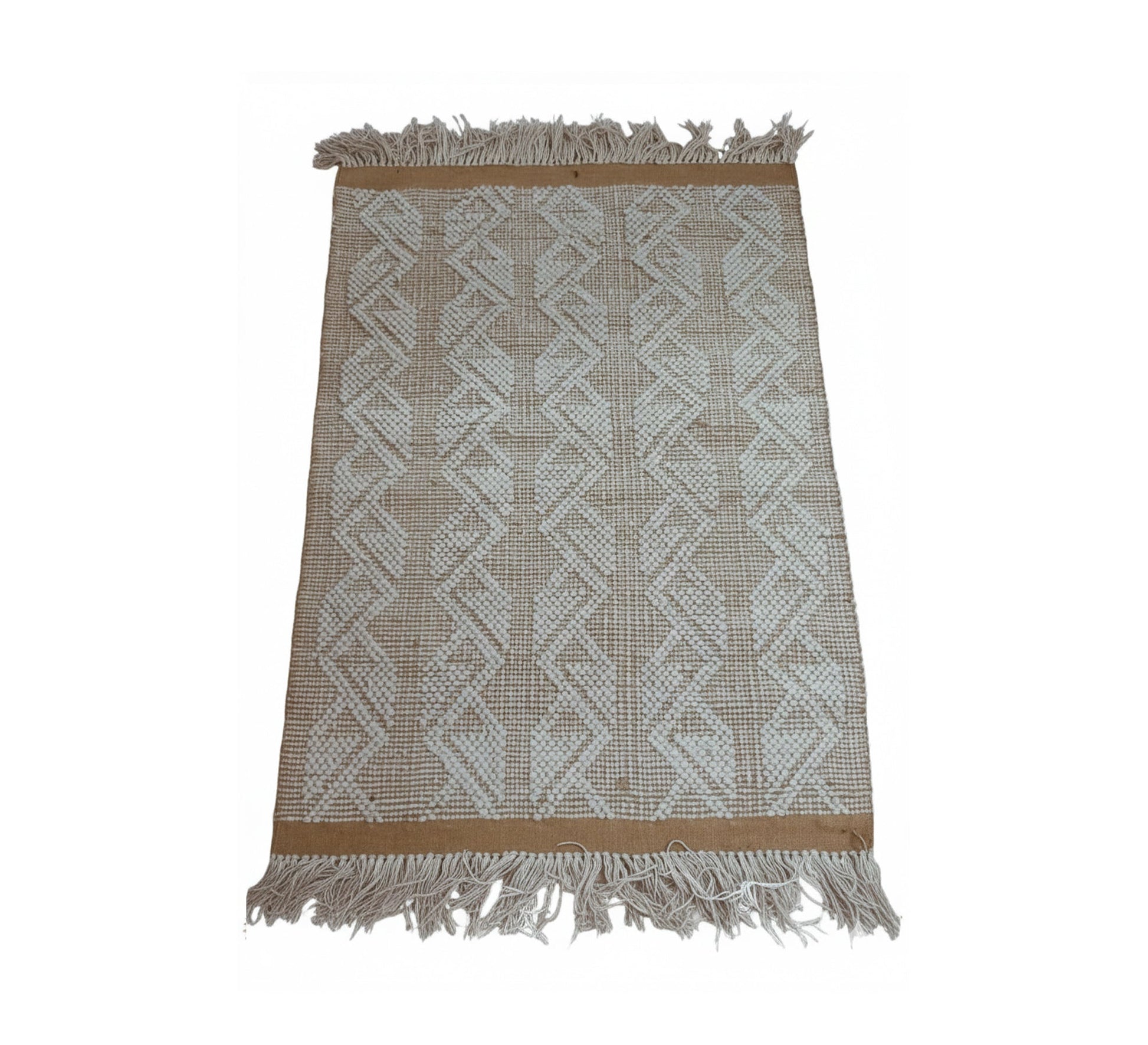 A rug with geometric patterns that adds a unique touch to your room - Vitrine Furniture - Accessories