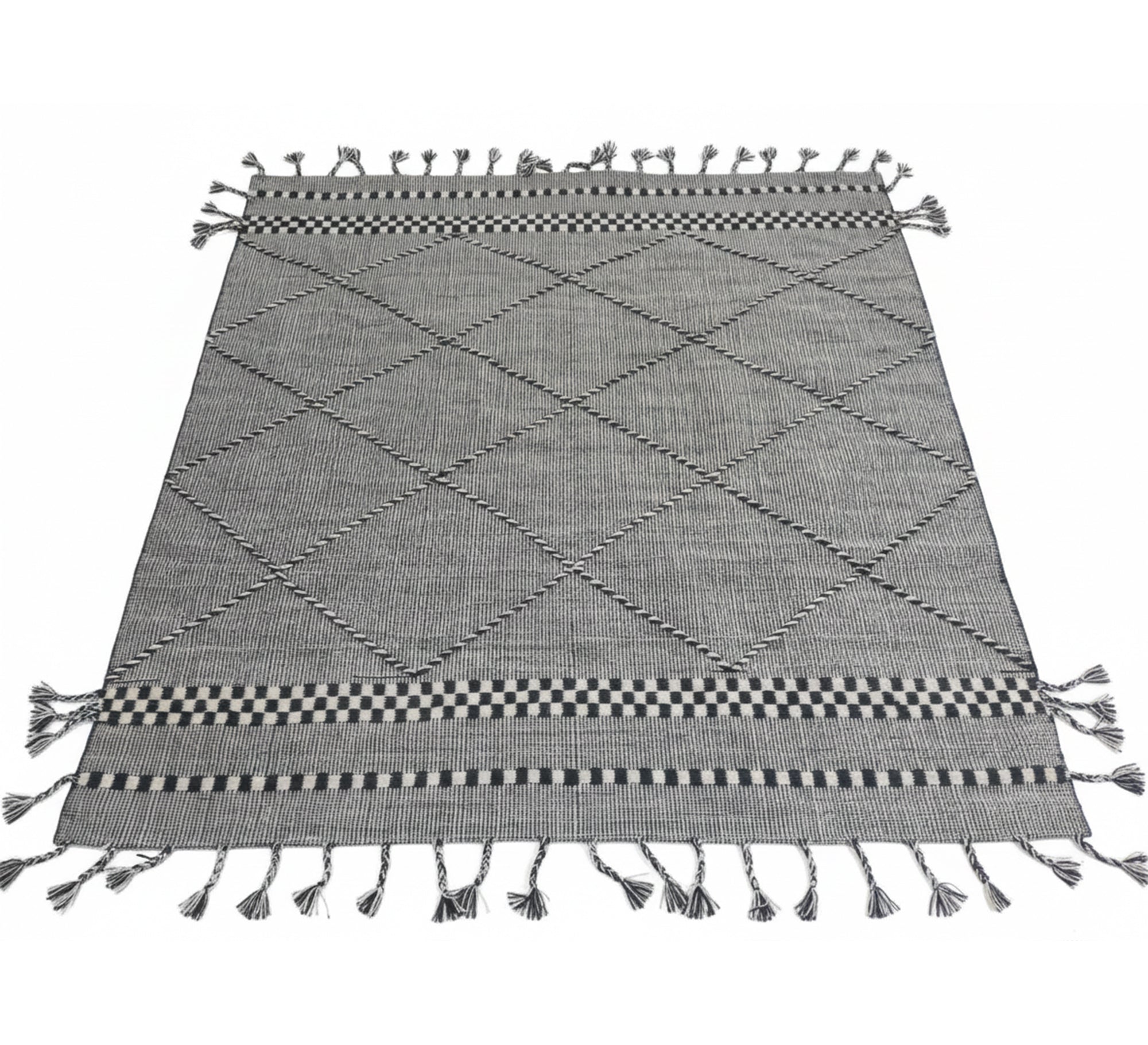 A rug with interlocking black and white stripes - Vitrine Furniture - Accessories