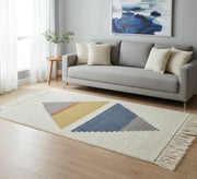 A rug woven with light threads and patterns - Vitrine Furniture - Accessories