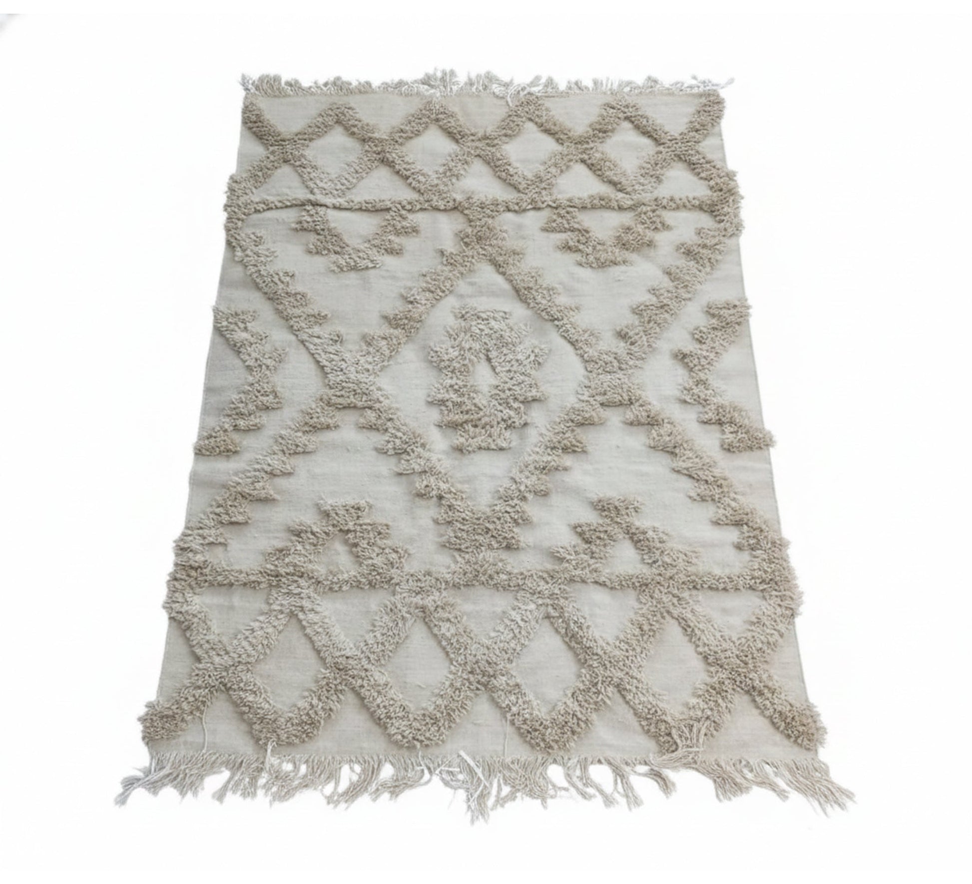 A rustic rug decorated with elegant geometric patterns - Vitrine Furniture - Accessories