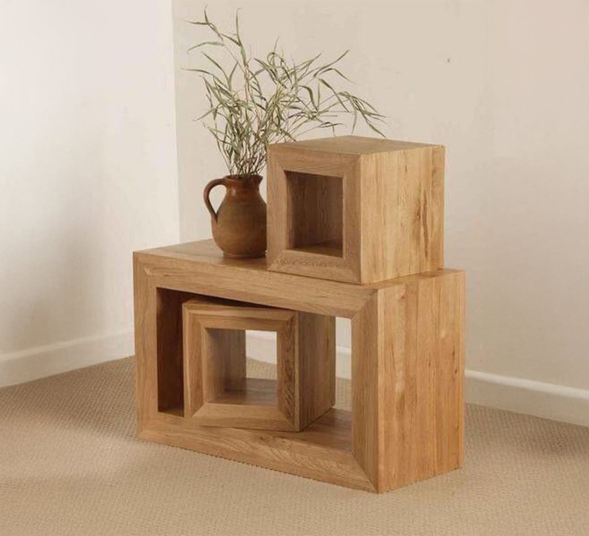 A set of tables in various sizes - Vitrine Furniture - Furniture