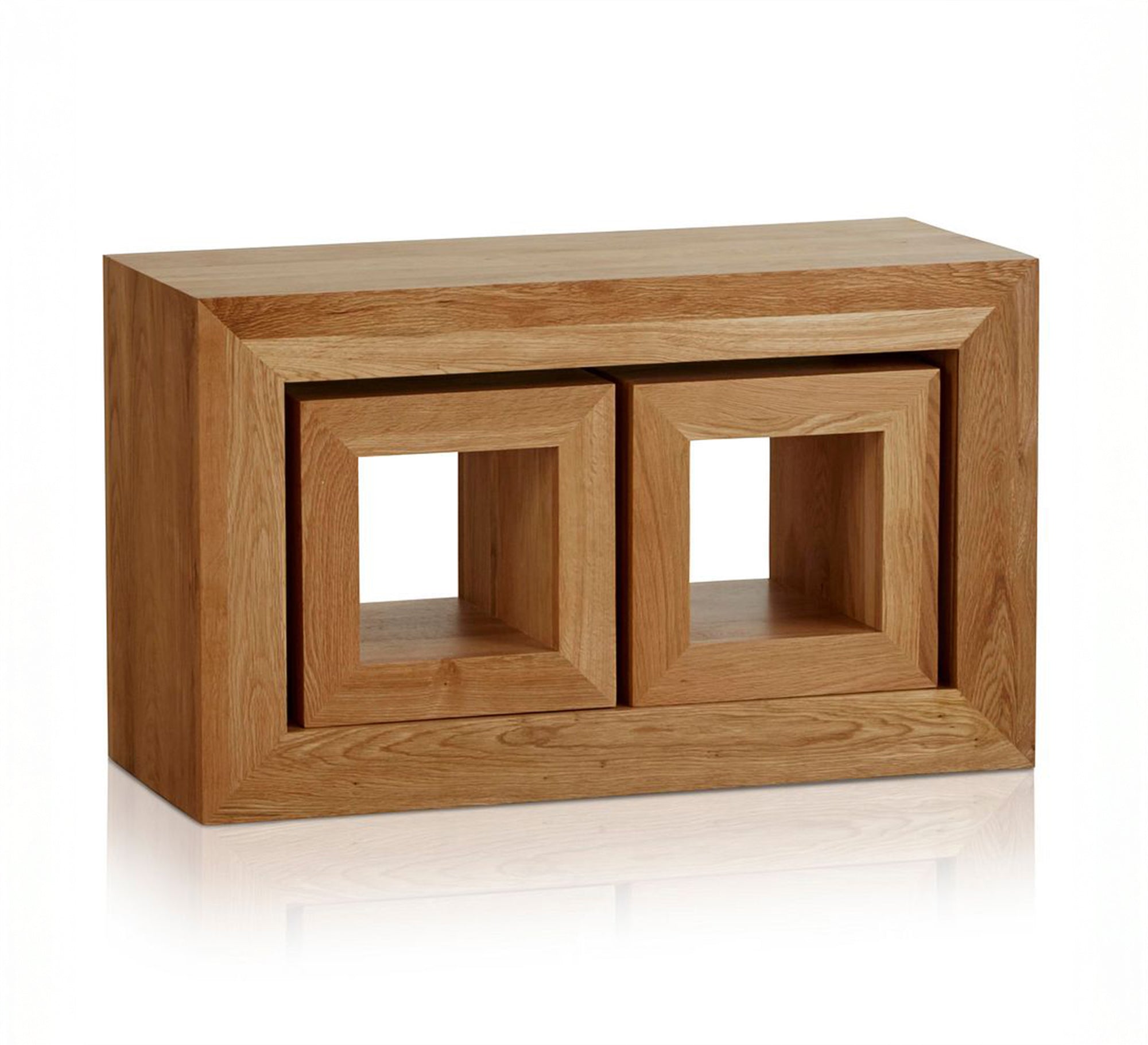 A set of tables in various sizes - Vitrine Furniture - Furniture