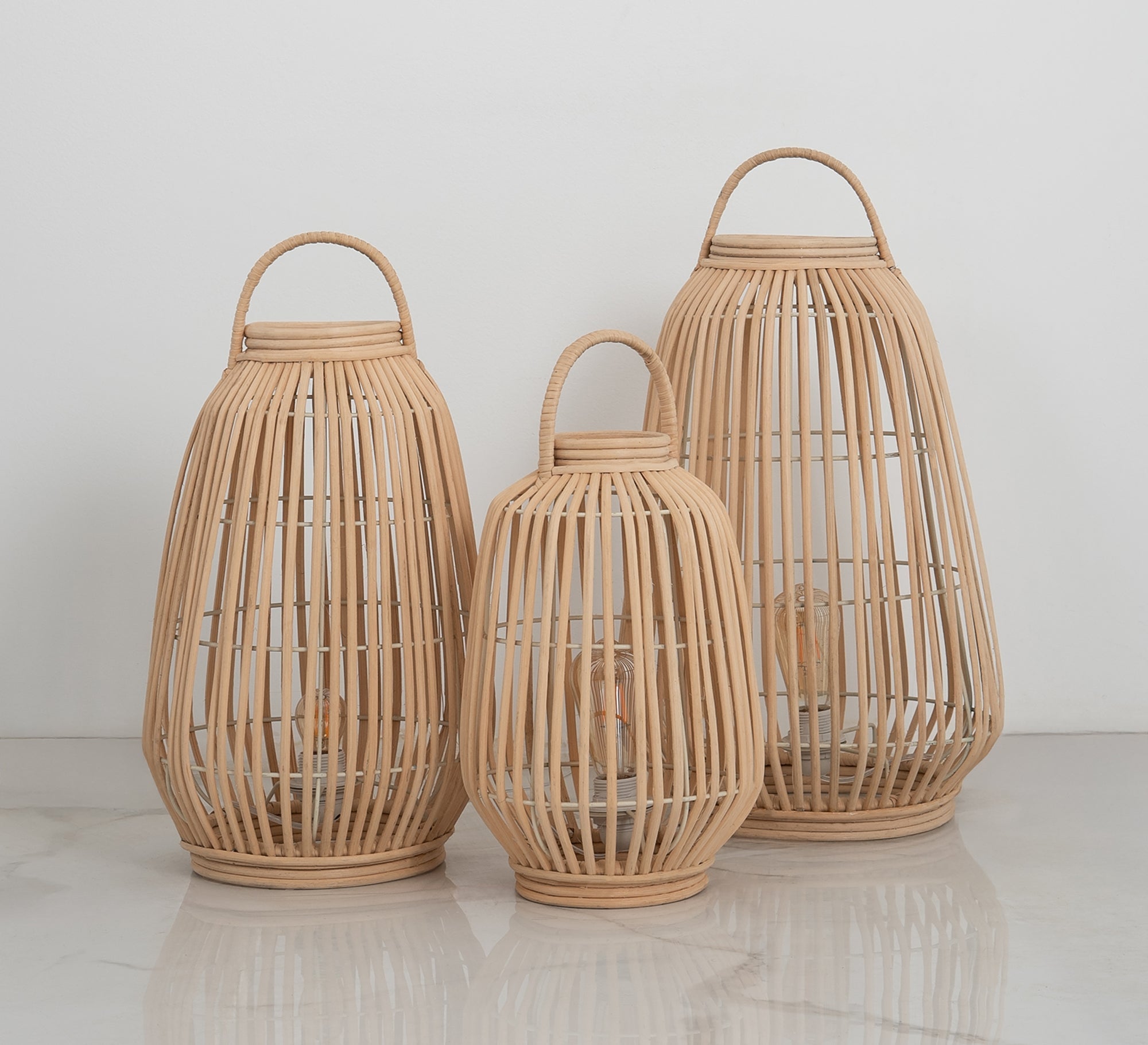 A set of three lanterns for a modern Ramadan atmosphere - Vitrine Furniture - Floor lamps