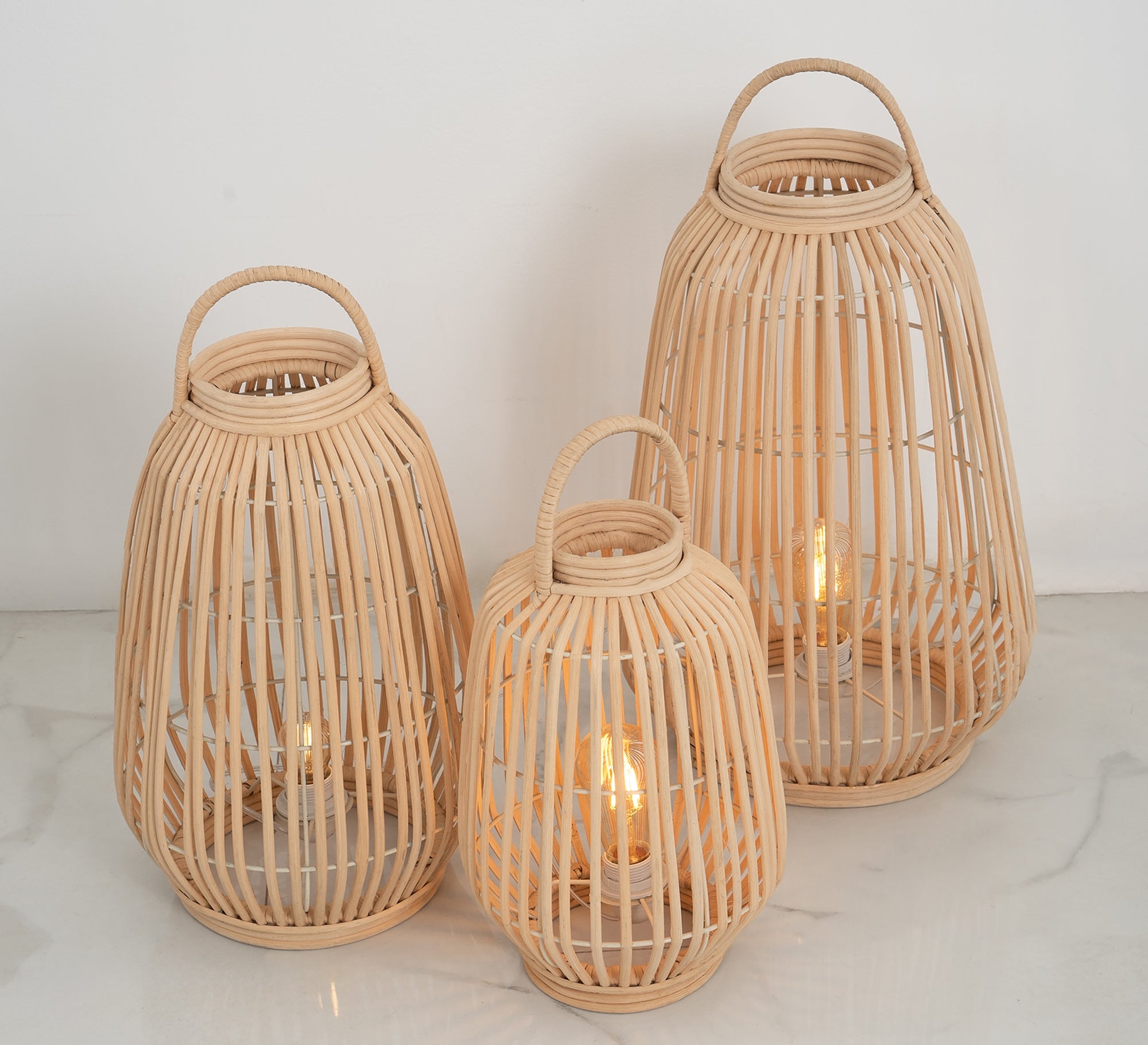 A set of three lanterns for a modern Ramadan atmosphere - Vitrine Furniture - Floor lamps