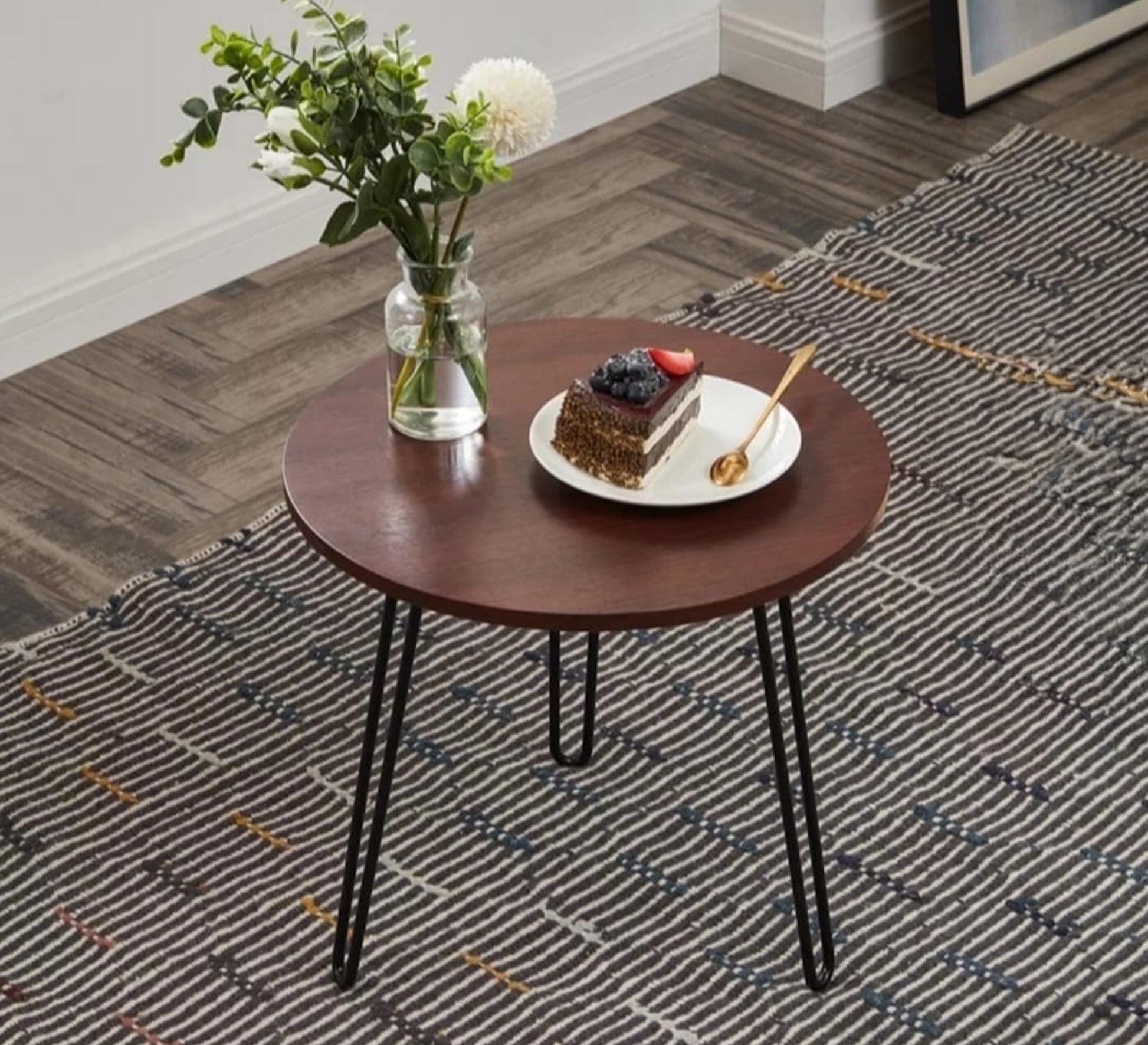 A side table that adds modern elegance to your home - Vitrine Furniture - Side Tables