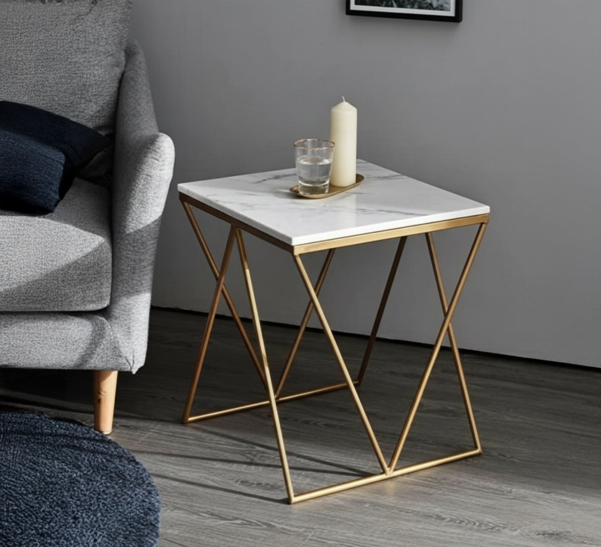 A side table with geometric elegance - Vitrine Furniture - Furniture