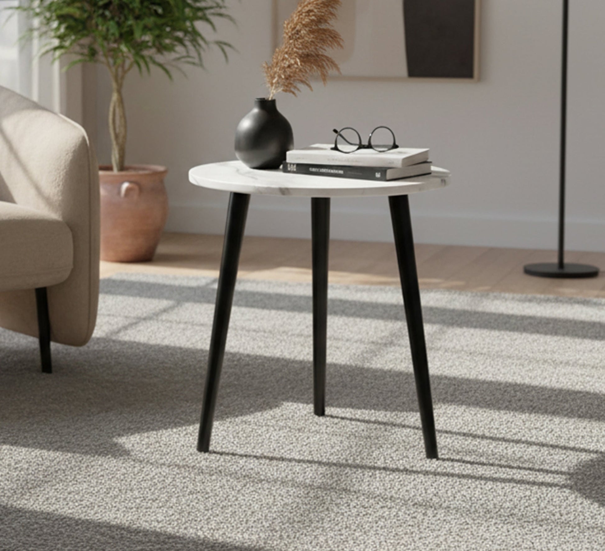 A small round table - Vitrine Furniture - Side Tables