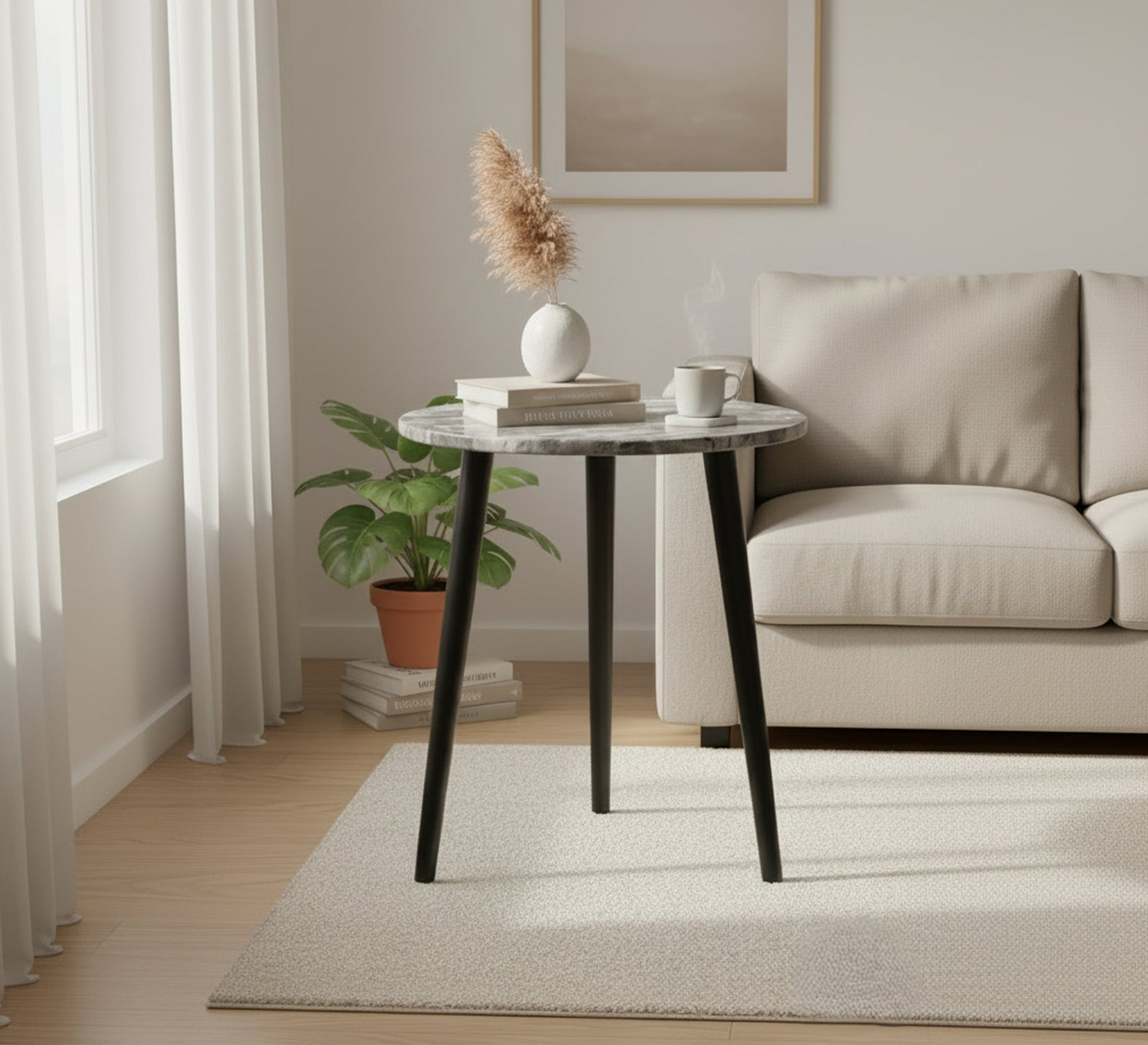 A small round table - Vitrine Furniture - Side Tables