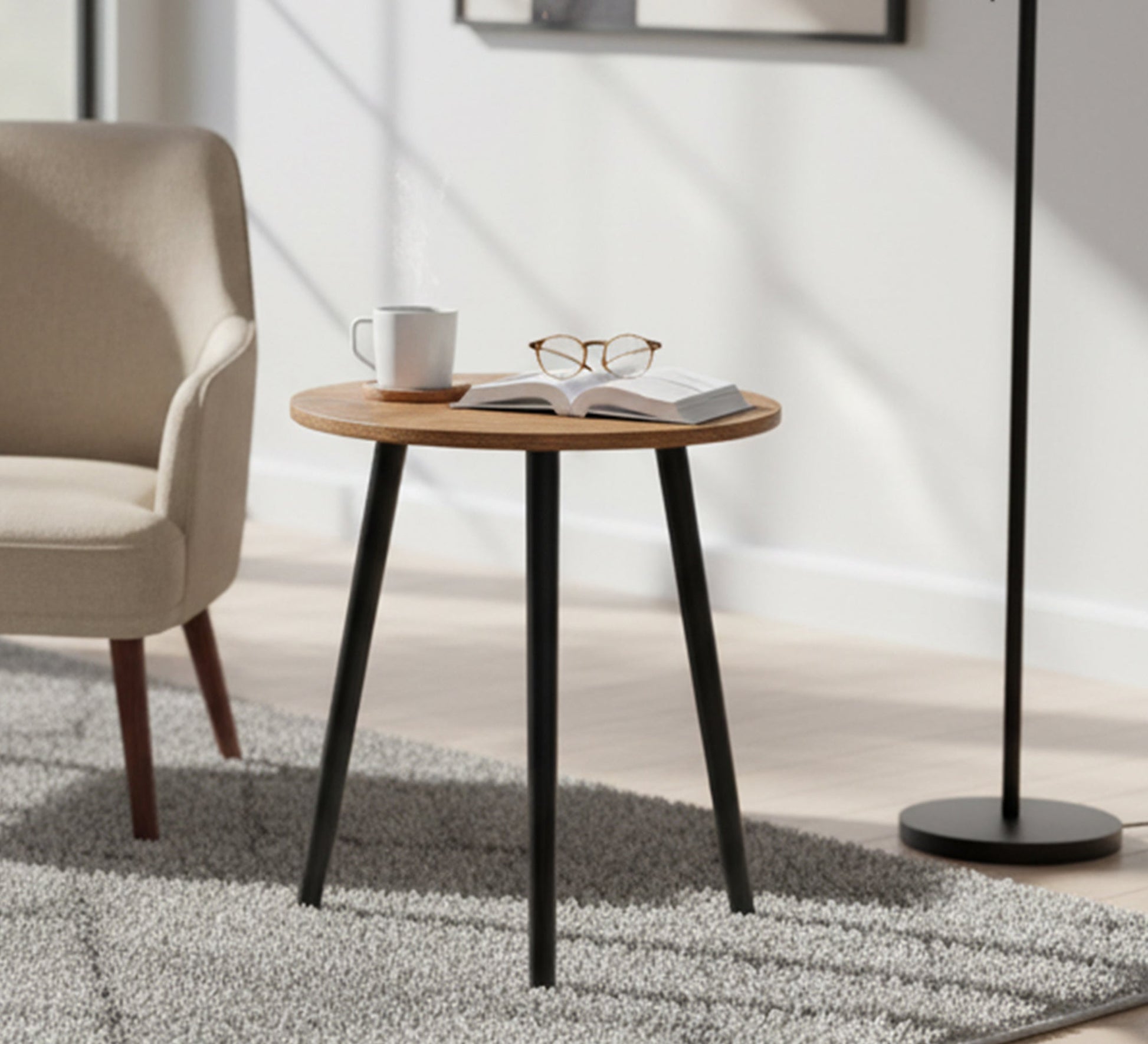 A small round table - Vitrine Furniture - Side Tables