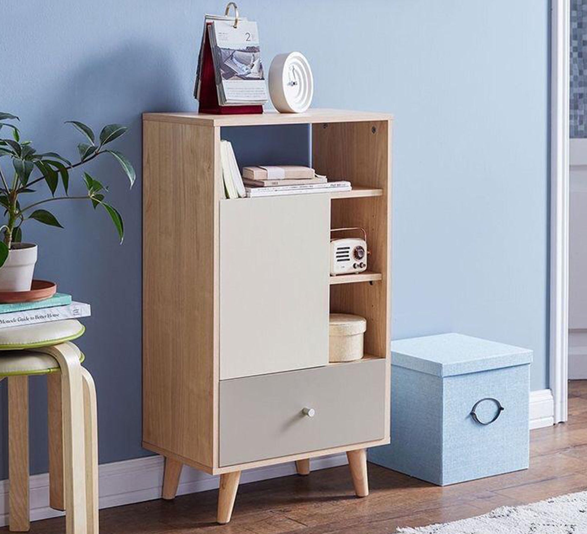 A sophisticated white and beige bookcase - Vitrine Furniture - Furniture