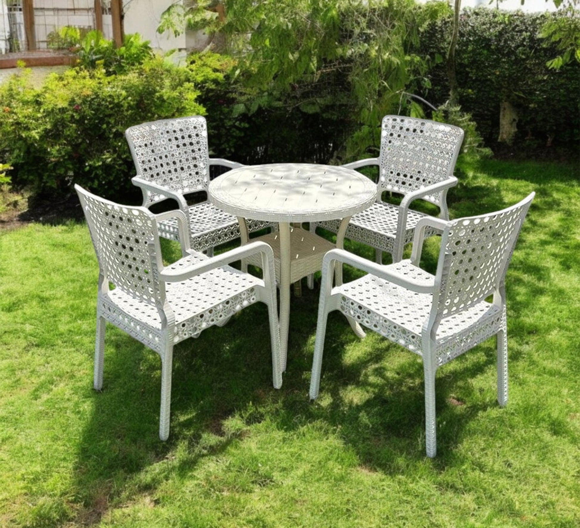 A stylish and bright white outdoor seating set - Vitrine Furniture - Outdoor Products