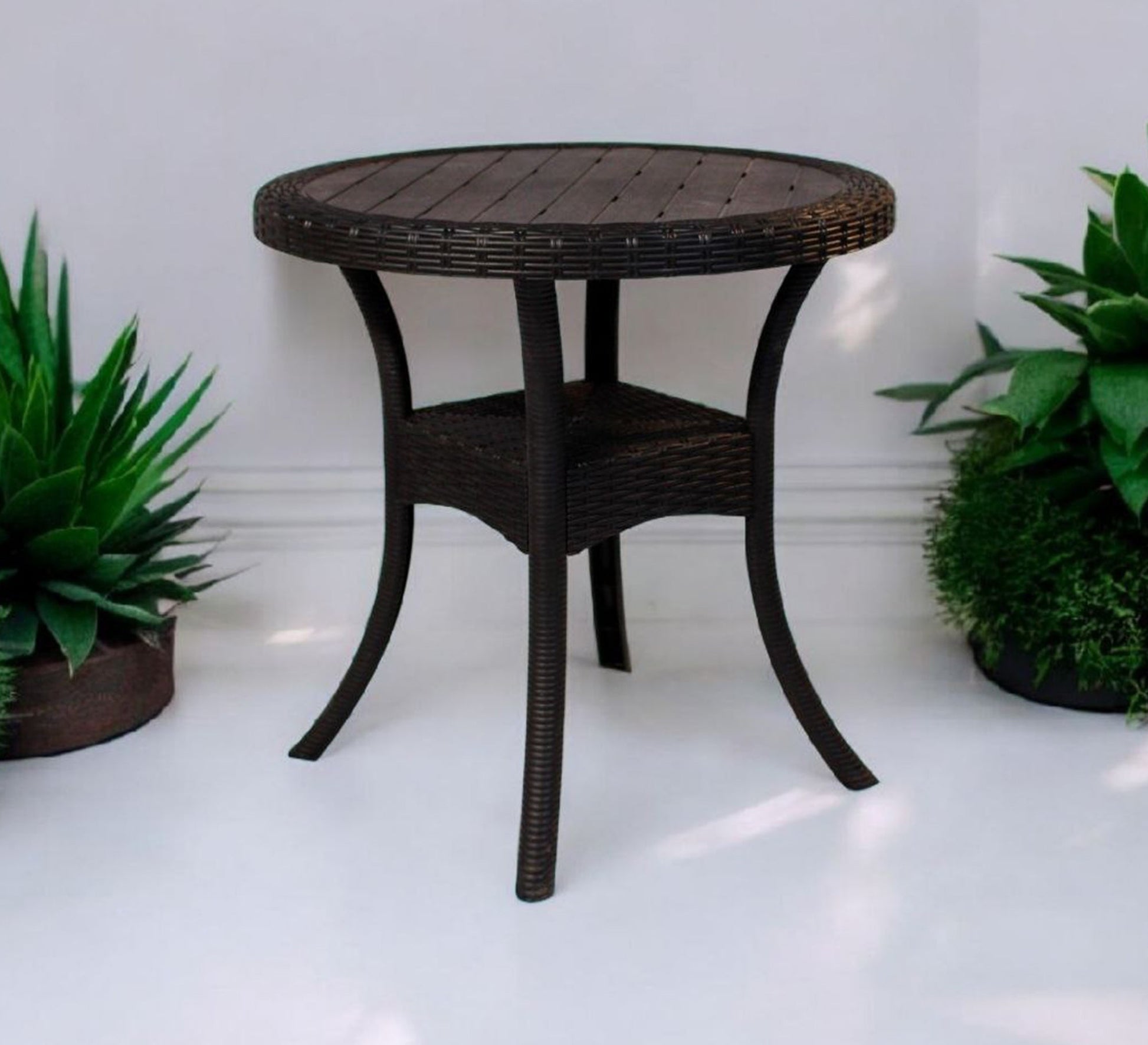 A stylish and comfortable gray outdoor seating set - Vitrine Furniture - Outdoor Products