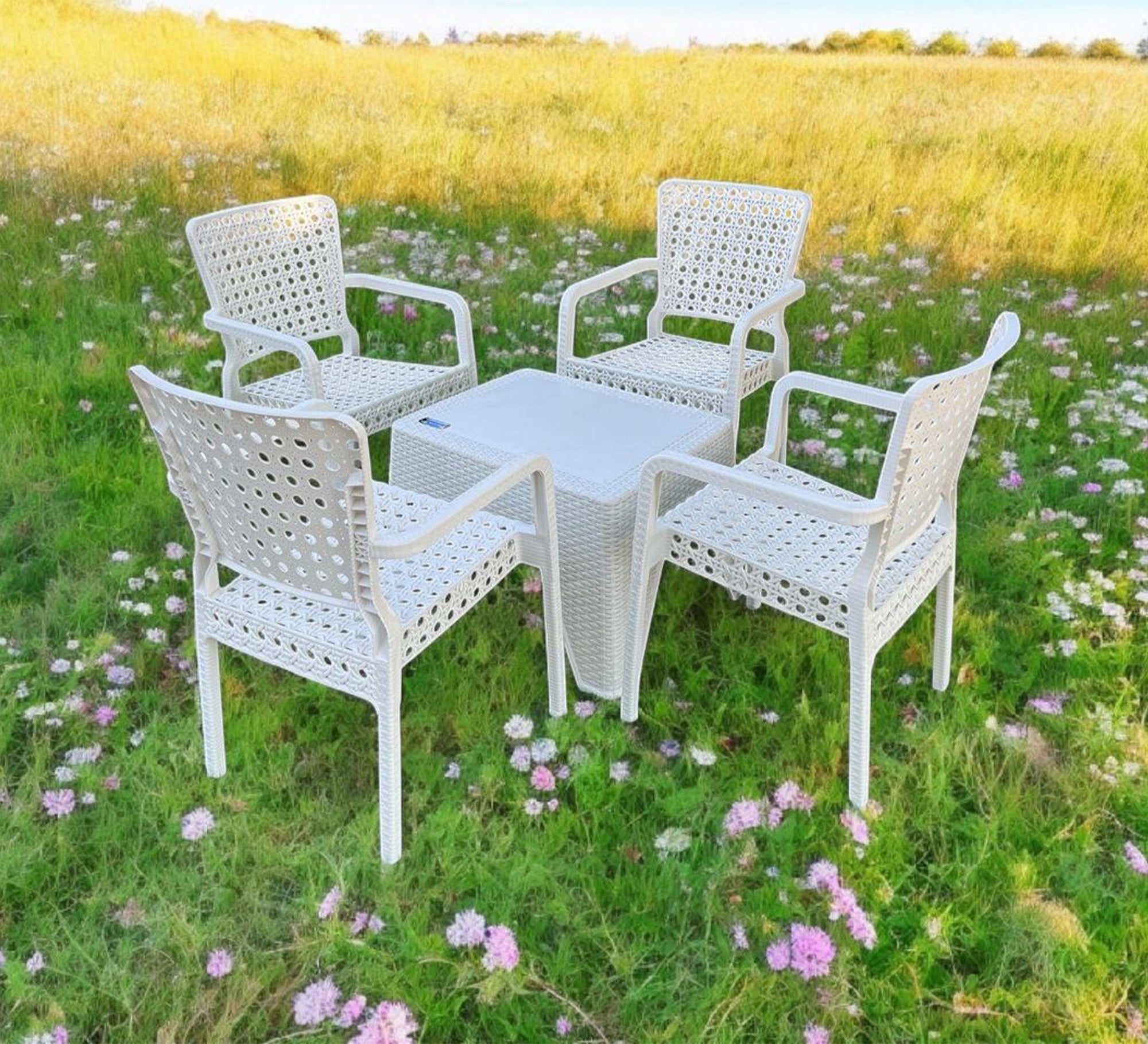 A stylish and practical white outdoor seating set - Vitrine Furniture - Outdoor Products