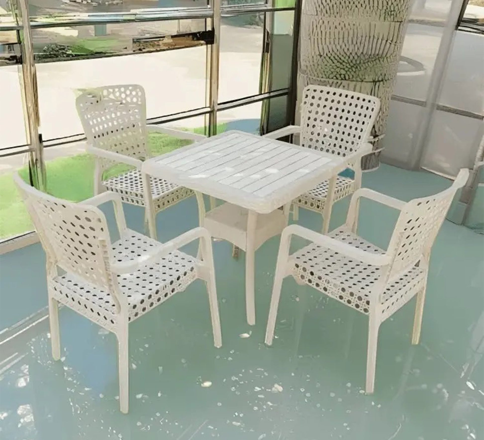A stylish and practical white outdoor seating set - Vitrine Furniture - Outdoor Products